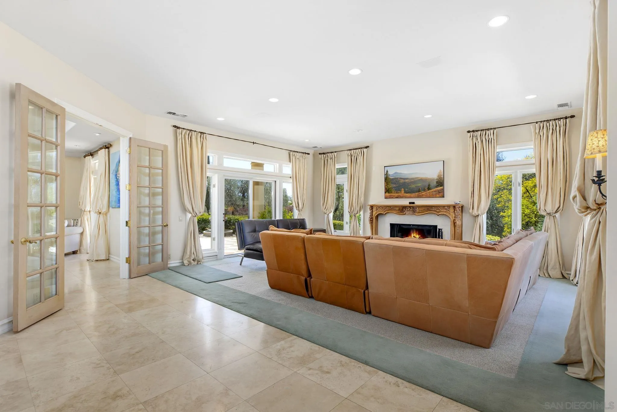 https://cdn.realtyfeed.com/cdn/127/260012051/70705c648bb8212398072b78f9e4ba26.webp