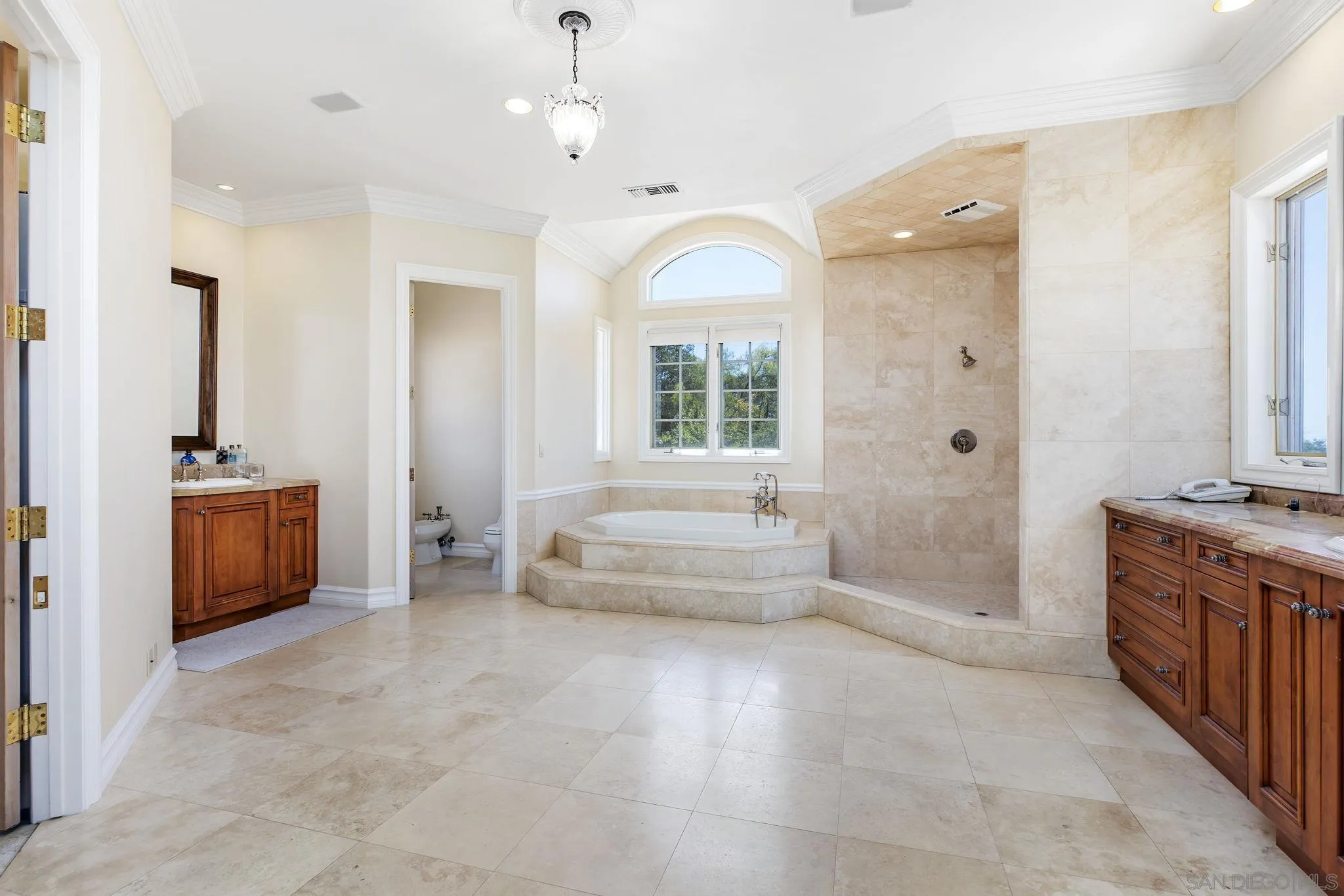 https://cdn.realtyfeed.com/cdn/127/260012051/714578f8a8a6f00d2b6e2d28fac235b3.webp