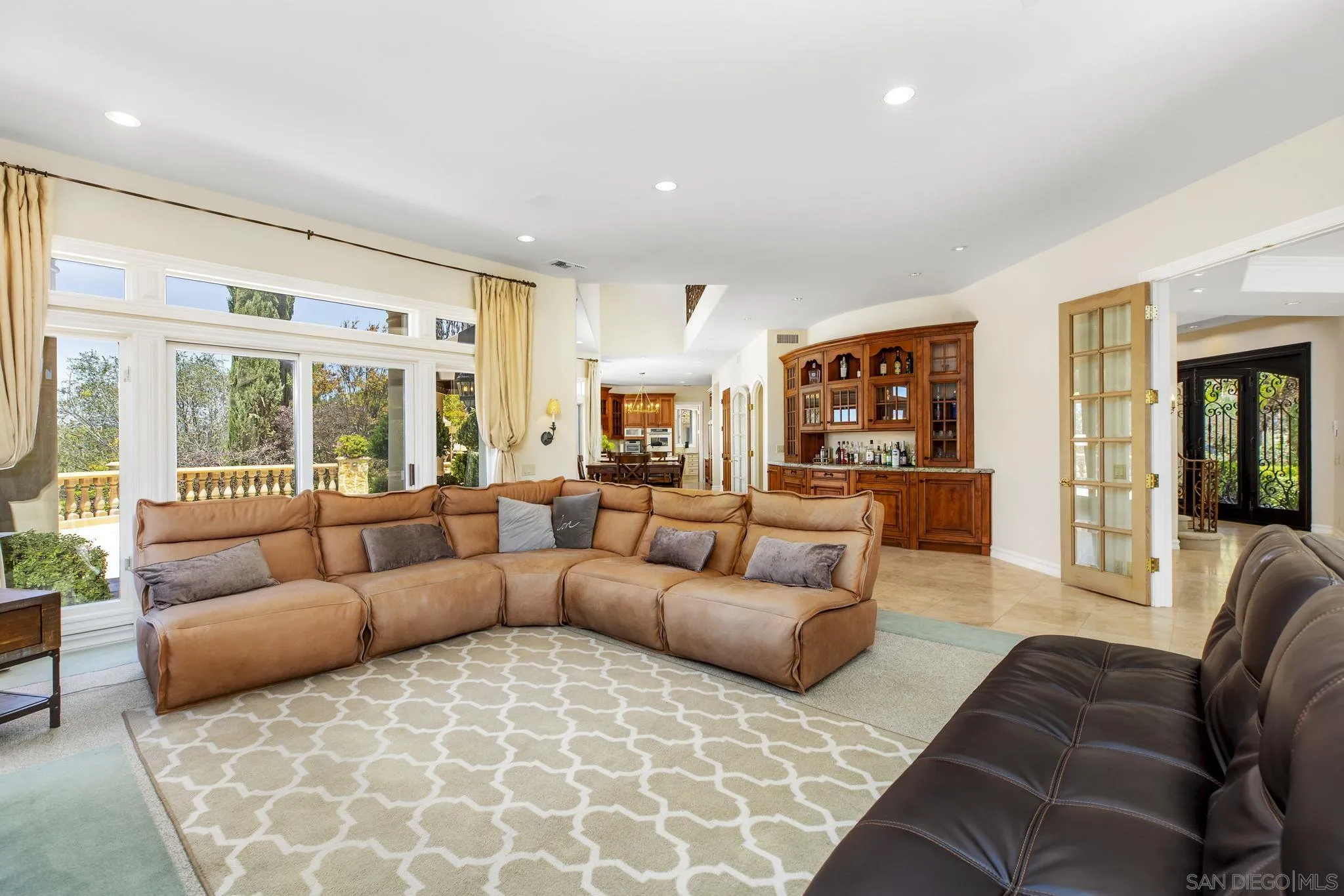 https://cdn.realtyfeed.com/cdn/127/260012051/778d19bbeda49757d4c71024ab12c35c.webp