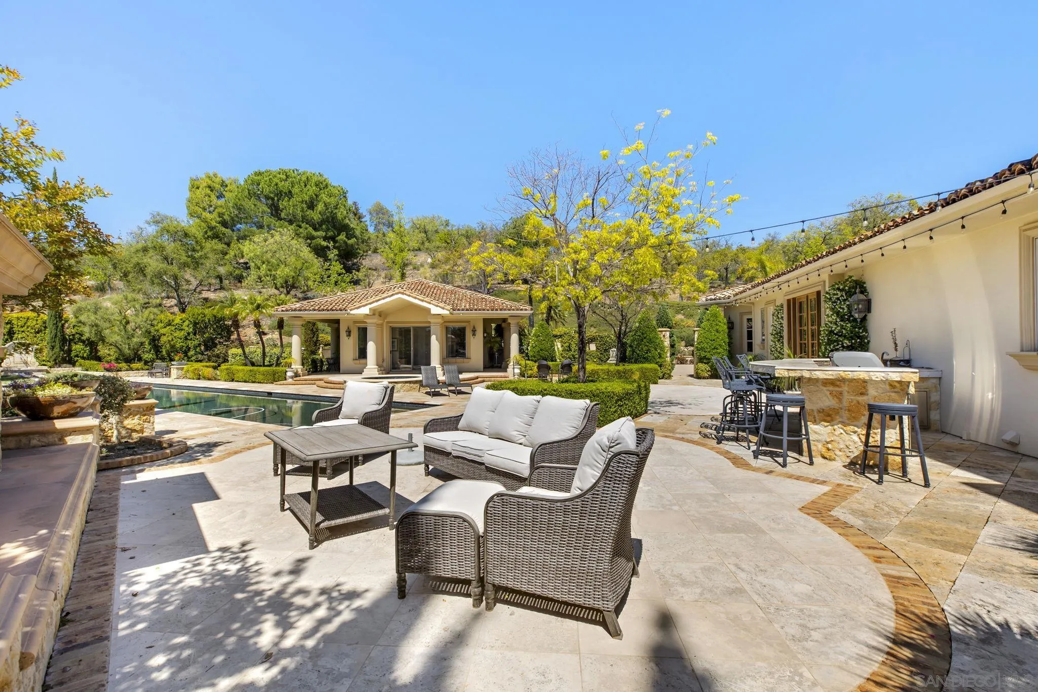 https://cdn.realtyfeed.com/cdn/127/260012051/8b9e70cb19f8999d7edd7d5384b26952.webp