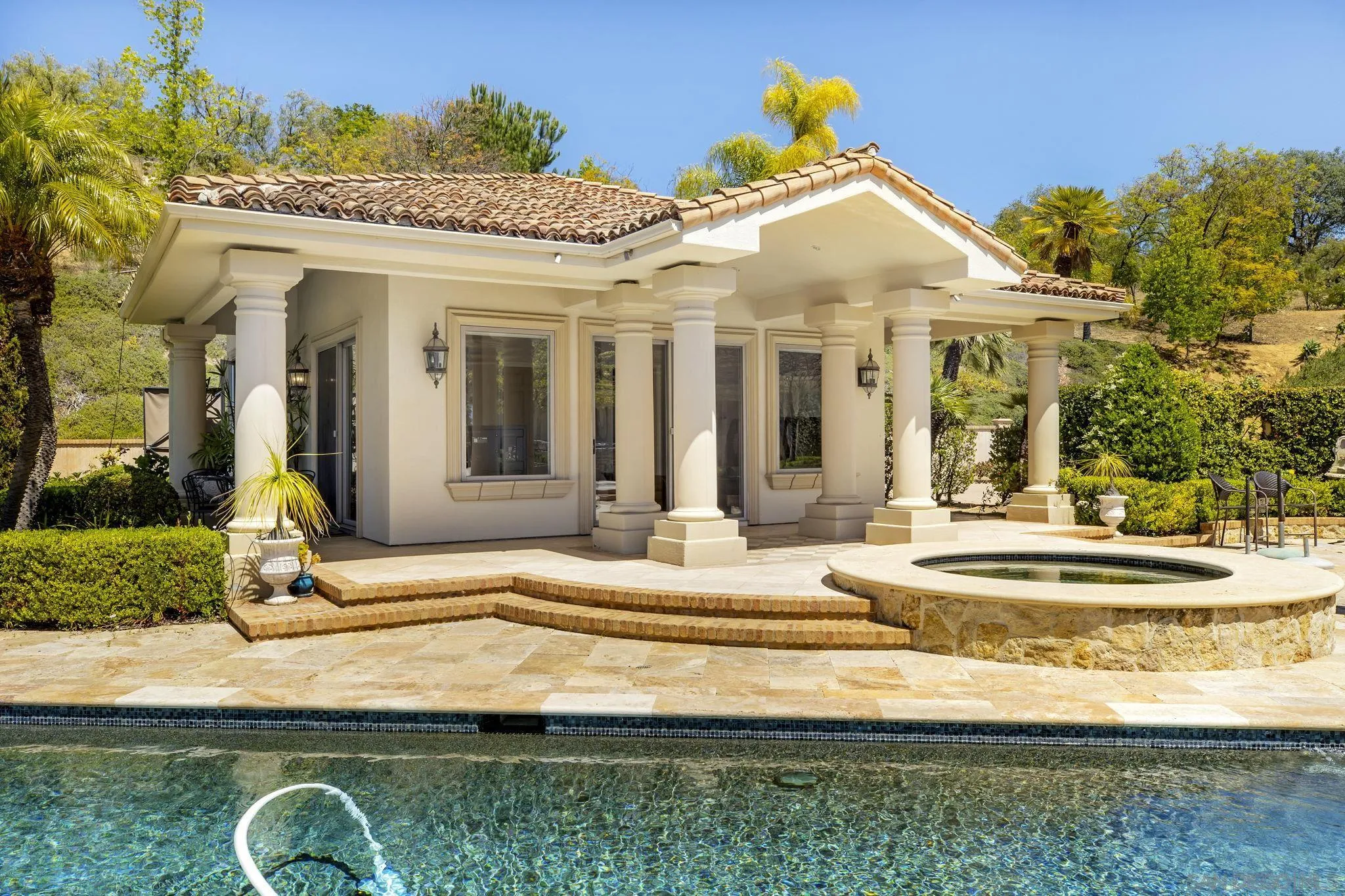 https://cdn.realtyfeed.com/cdn/127/260012051/8fa9040c903d0787f0552f3d6c564088.webp