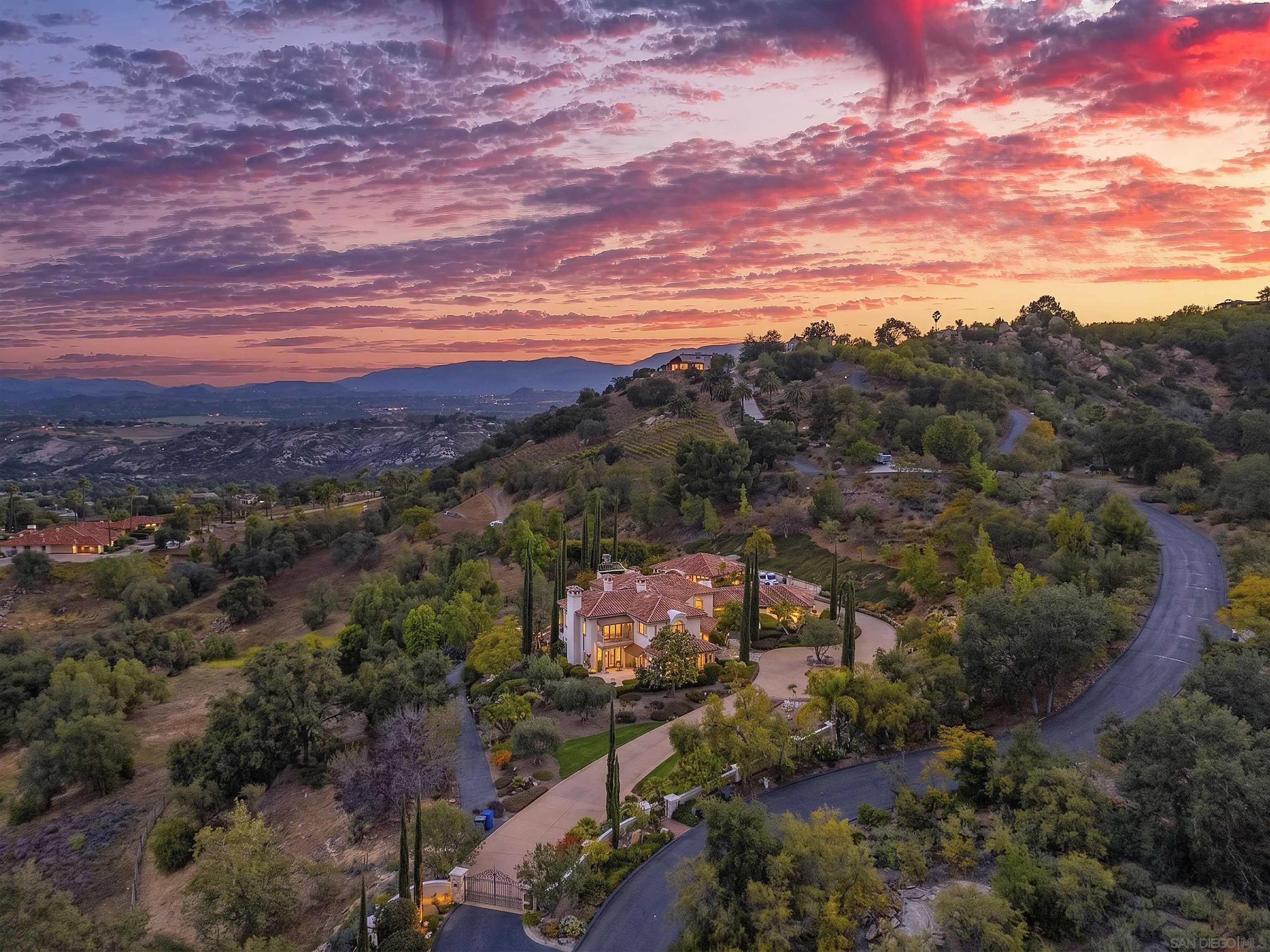https://cdn.realtyfeed.com/cdn/127/260012051/a50ed5710d6754f59cb124426f9cffe9.webp