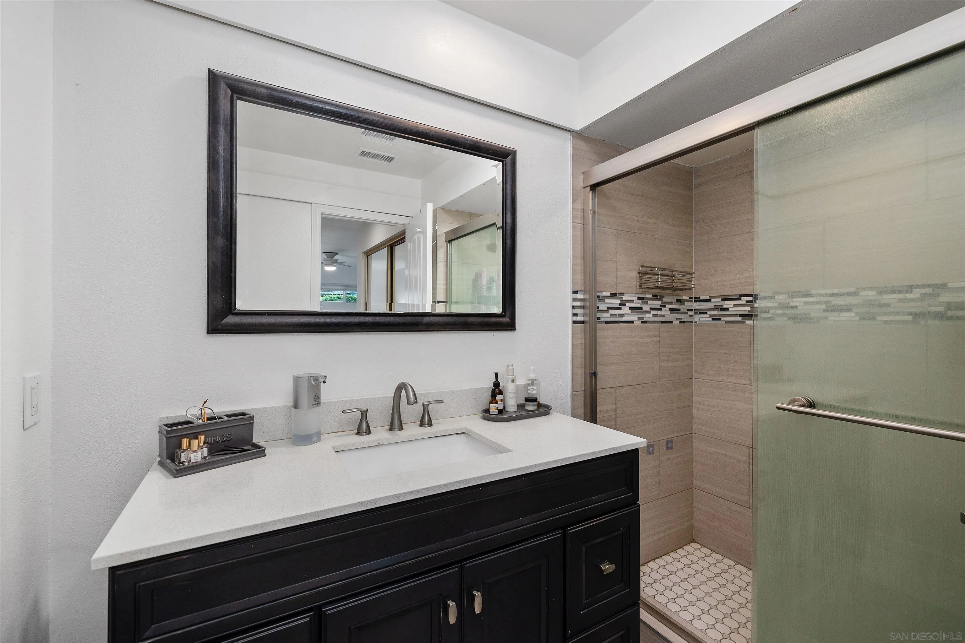 https://cdn.realtyfeed.com/cdn/127/260012052/4cc53e321f0fd42a586c583a0d2d8ef7.webp