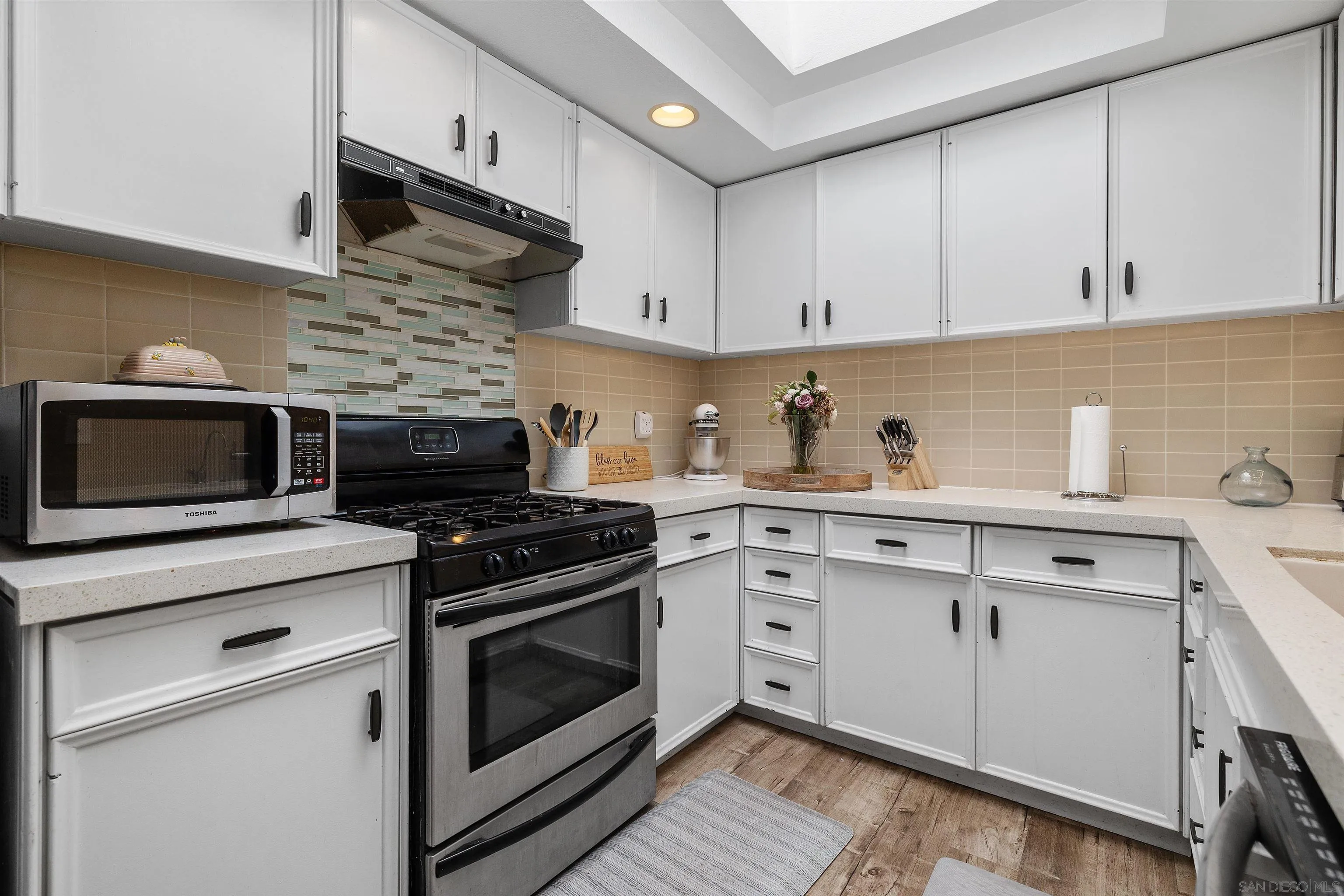 https://cdn.realtyfeed.com/cdn/127/260012052/53fc2b29a26ef56d35c153b3f7fa79b6.webp