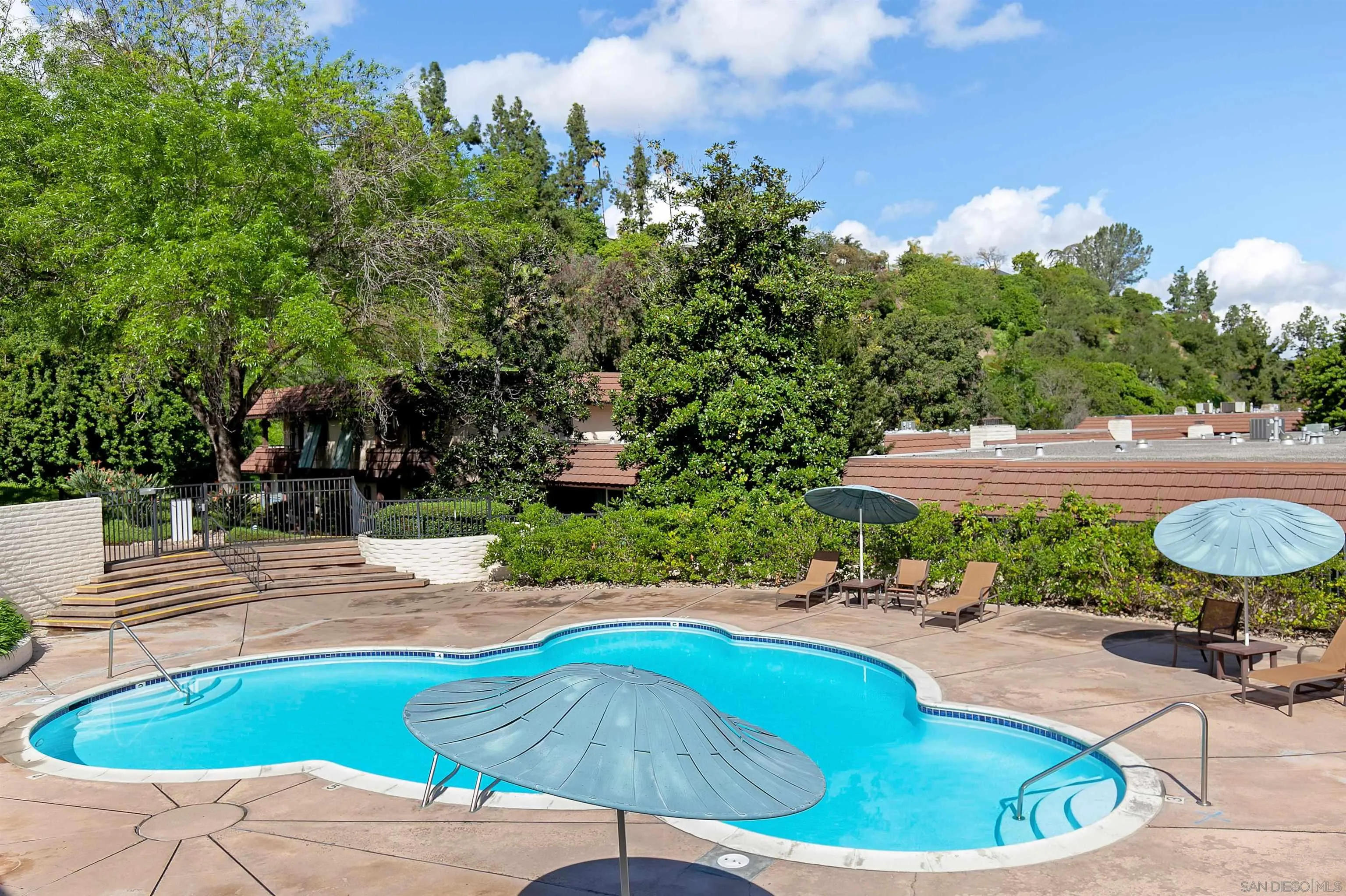 https://cdn.realtyfeed.com/cdn/127/260012052/613bfd9ea03e4d0806f58c2d15e5af46.webp