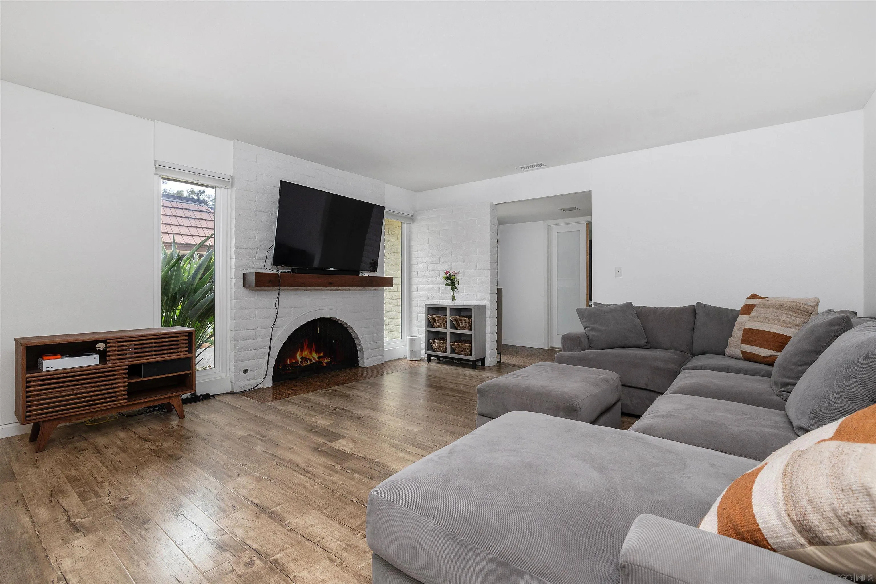 https://cdn.realtyfeed.com/cdn/127/260012052/78e5191a607674d428ea3f6909a41555.webp