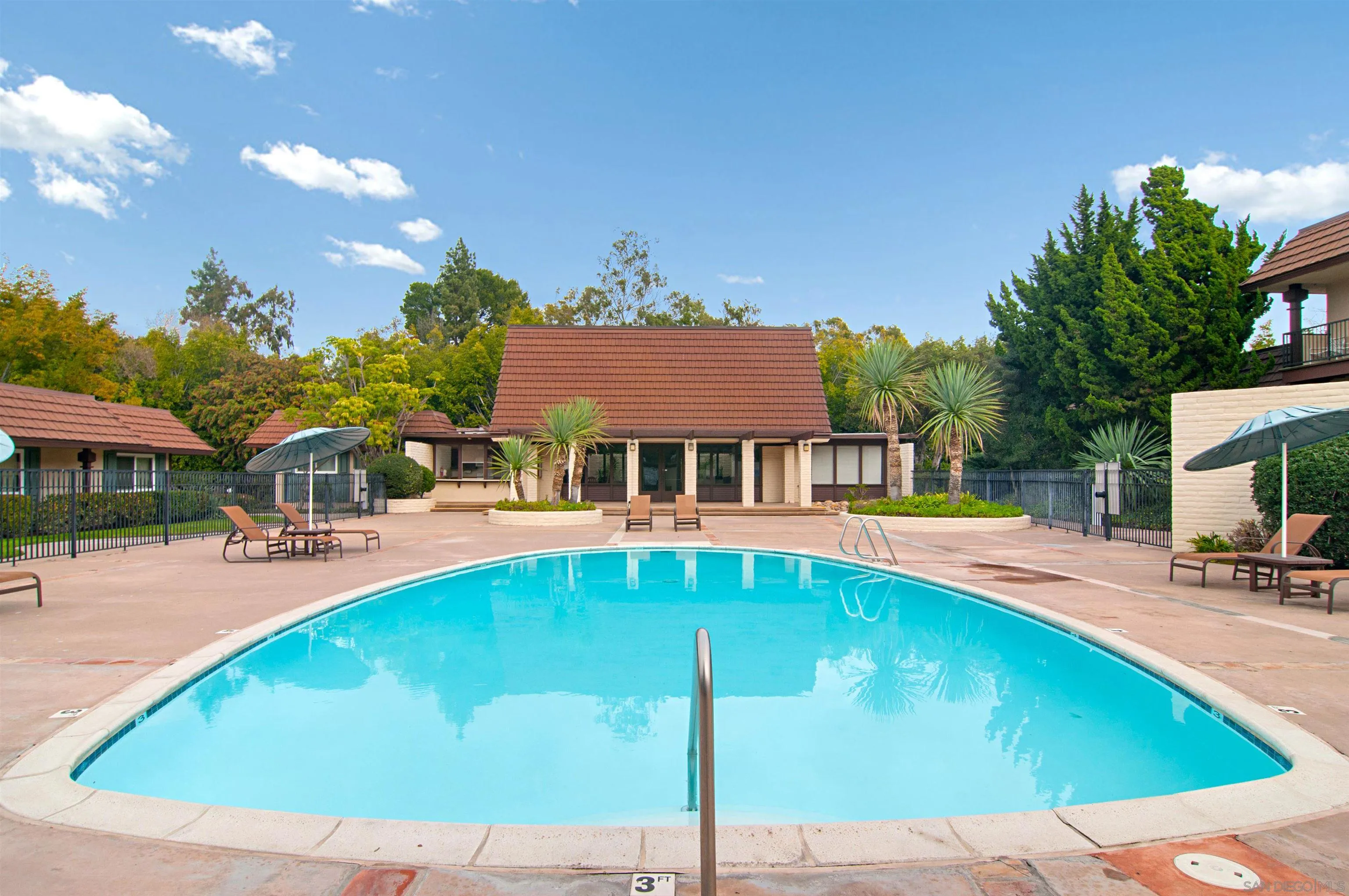 https://cdn.realtyfeed.com/cdn/127/260012052/9bf9f4245dbadc75d4ee088bc0f7bccc.webp