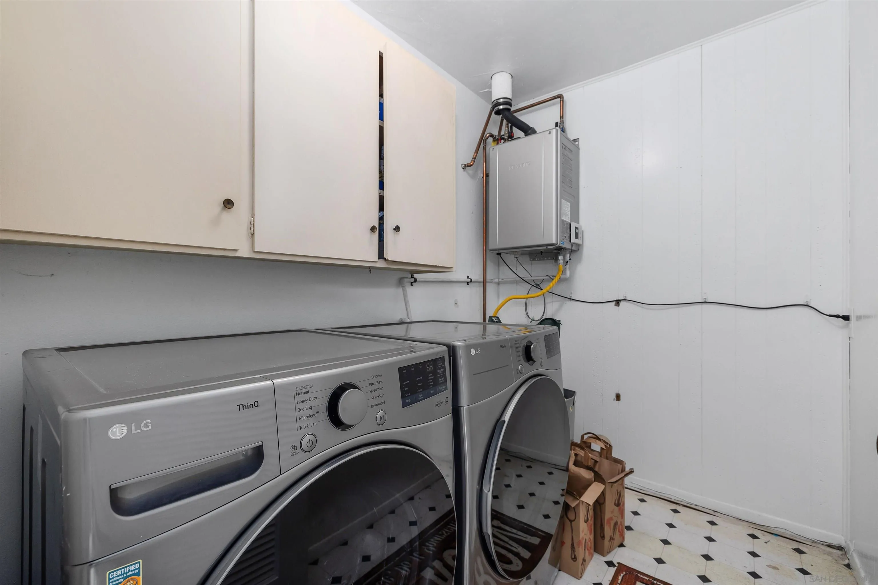 https://cdn.realtyfeed.com/cdn/127/260012052/b34009ba7f62ca6e8f2a9cad0e3b04e8.webp