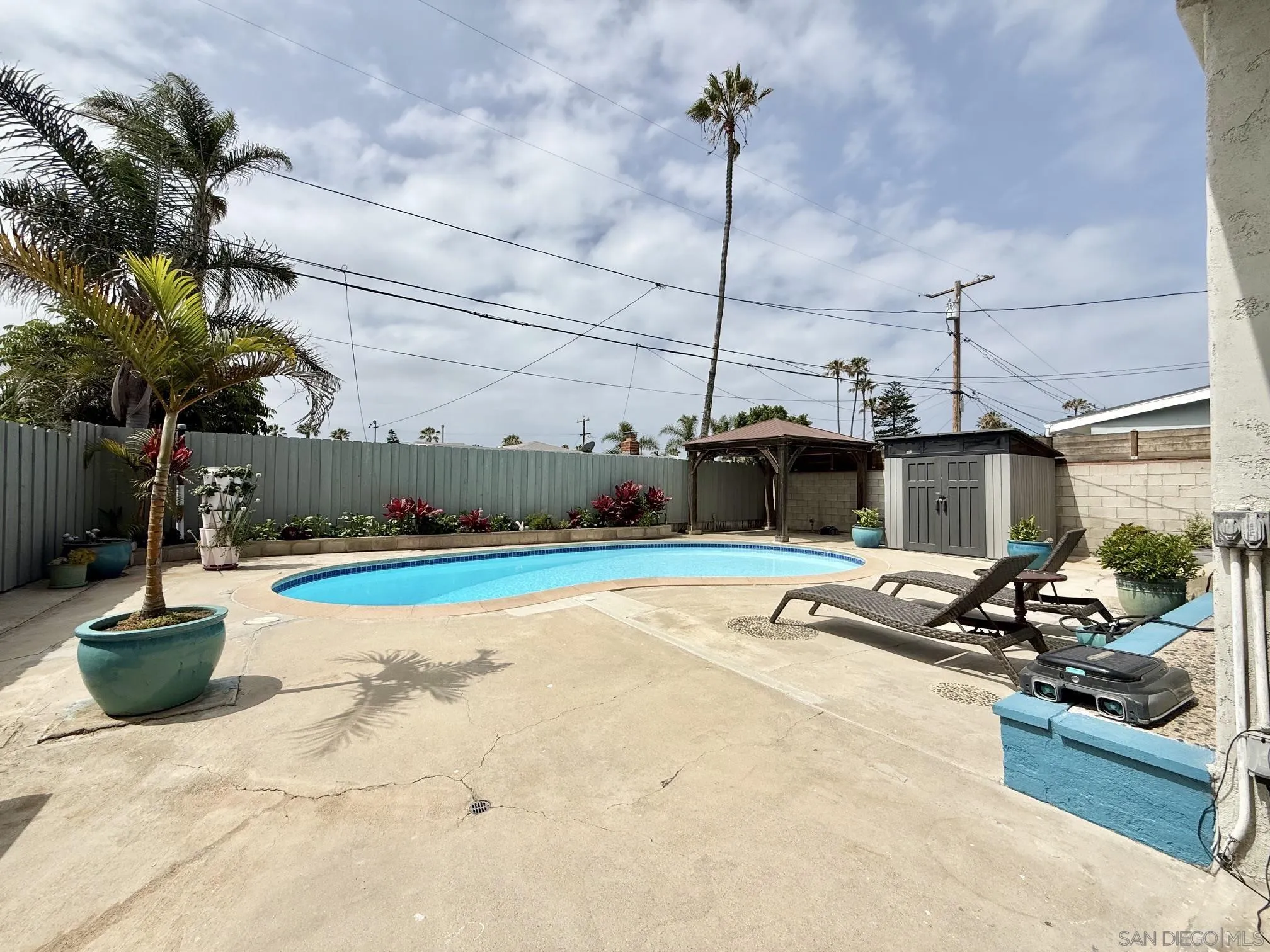 https://cdn.realtyfeed.com/cdn/127/260012053/cbfb629e01253625d0805ecab003bd6e.webp