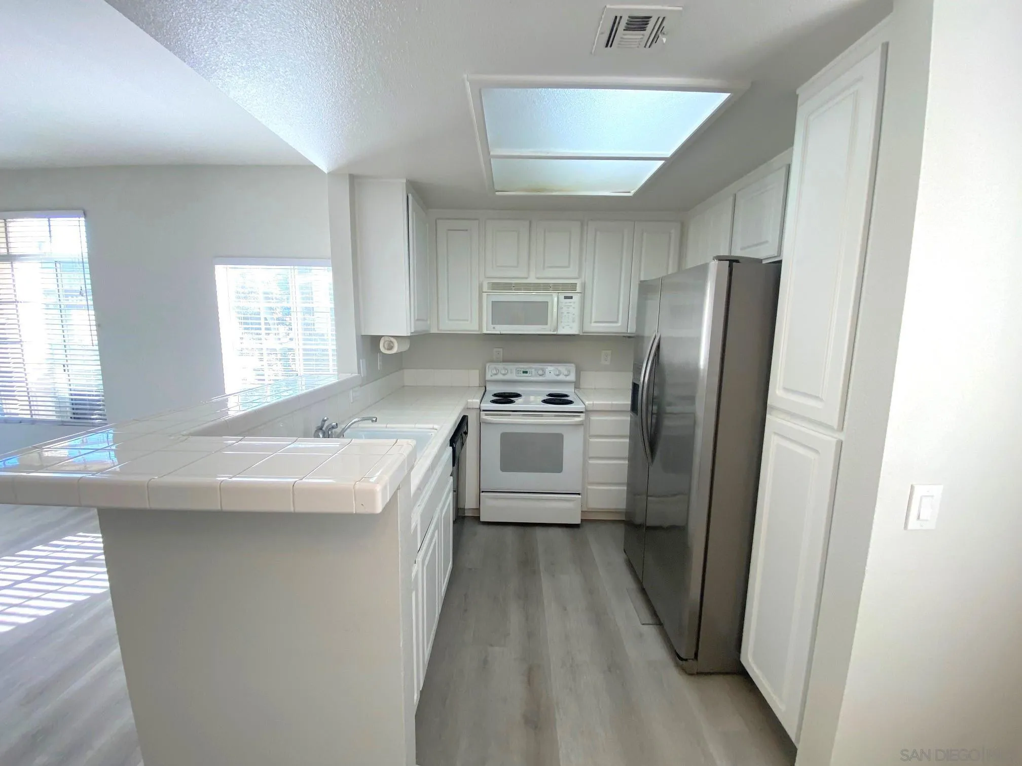 https://cdn.realtyfeed.com/cdn/127/260012066/c5fdd5efdde8be82a65107a04163c599.webp
