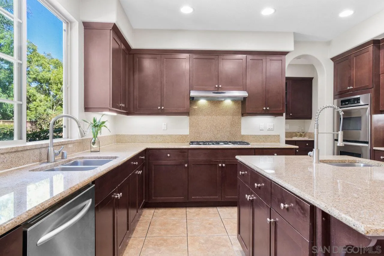 https://cdn.realtyfeed.com/cdn/127/260012067/311675ac143caa36a79dc63cd94ee463.webp