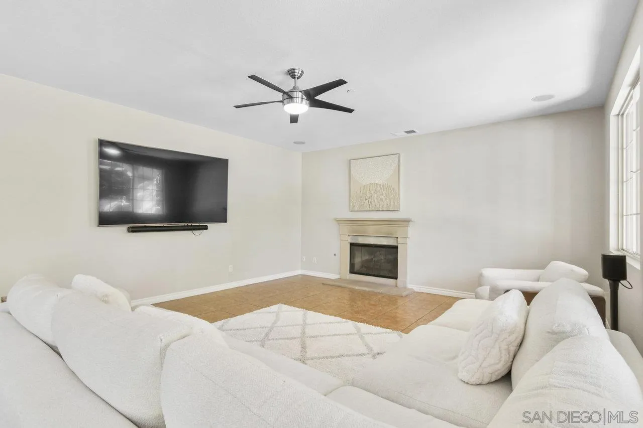 https://cdn.realtyfeed.com/cdn/127/260012067/5e4fb953c73c7115a4ce2987727ee3ea.webp