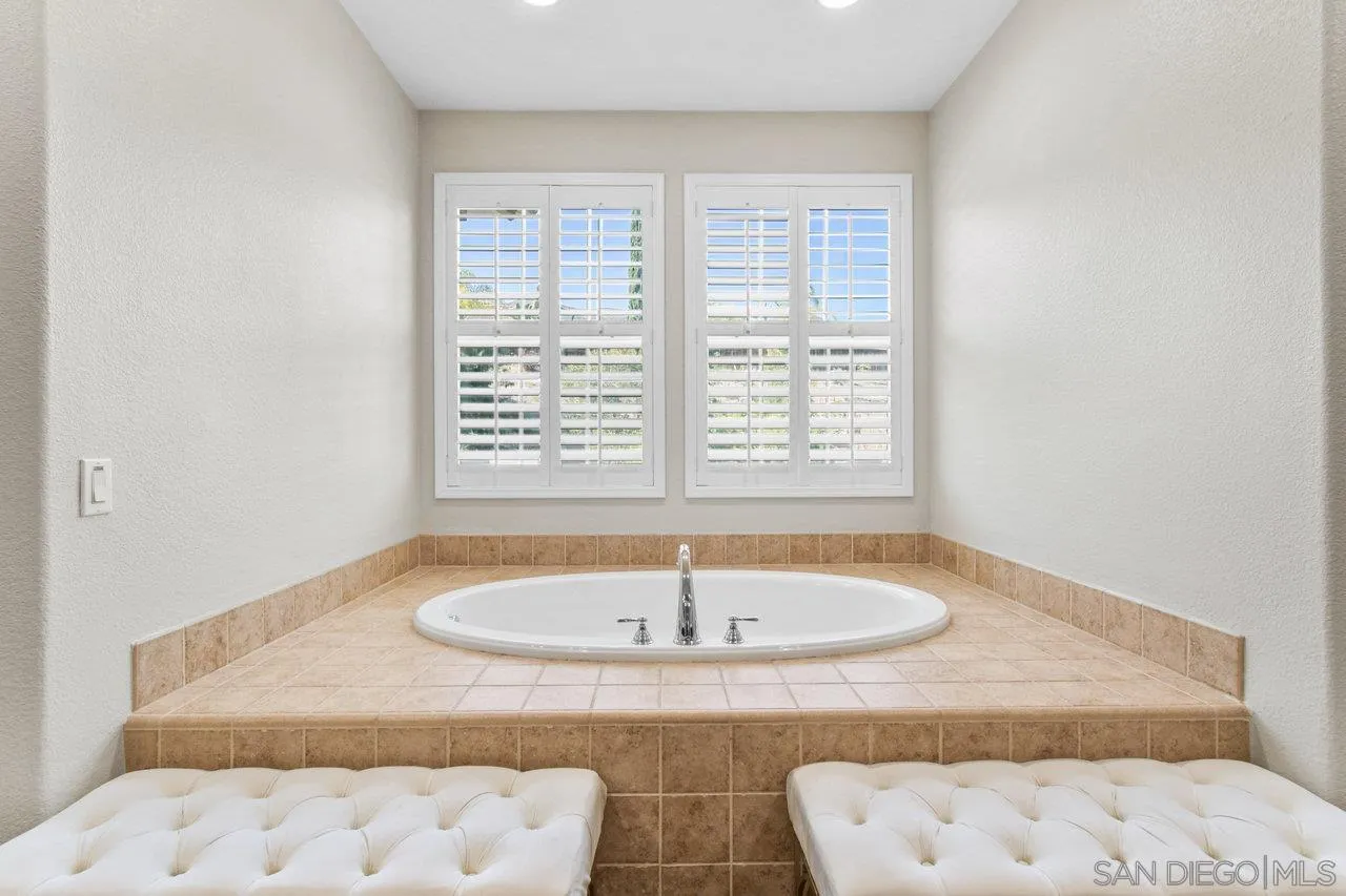 https://cdn.realtyfeed.com/cdn/127/260012067/740bcd26903195353d0f957bb778c70c.webp
