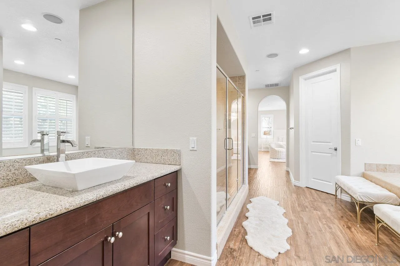 https://cdn.realtyfeed.com/cdn/127/260012067/7775341ec025006f45bd35915043883e.webp