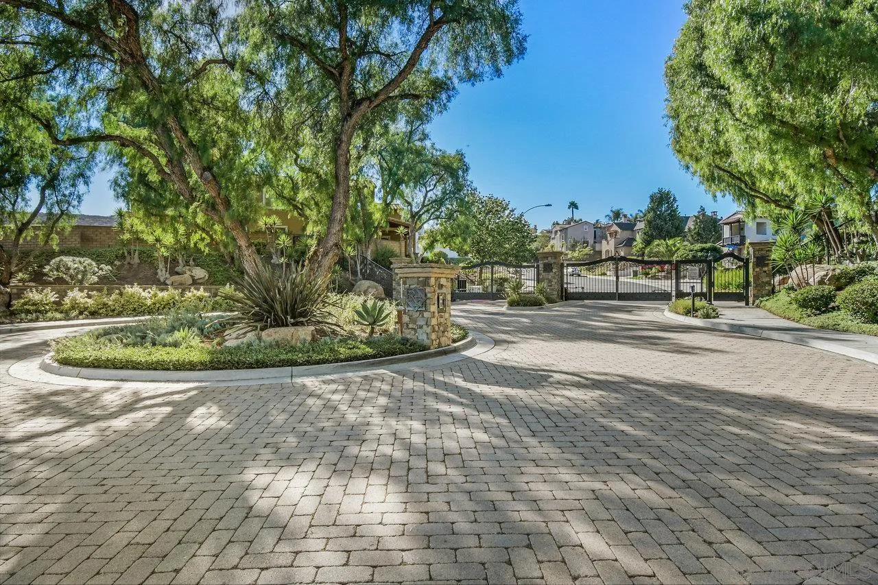 https://cdn.realtyfeed.com/cdn/127/260012067/87c4a9ef8f97a154c408b87e5bc2cdc1.webp