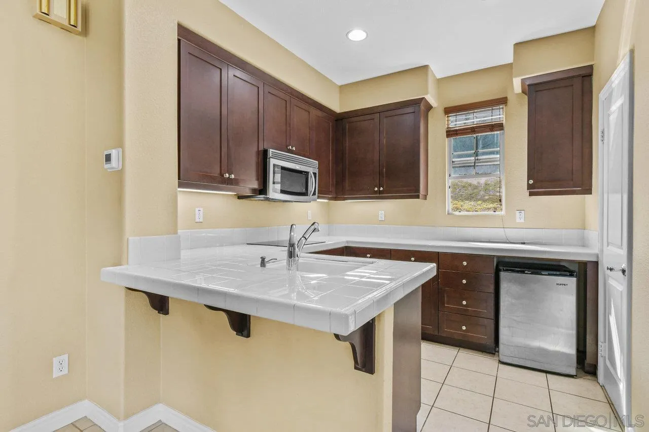 https://cdn.realtyfeed.com/cdn/127/260012067/b8ee68ff63d88381a8d4836deb8d9cab.webp