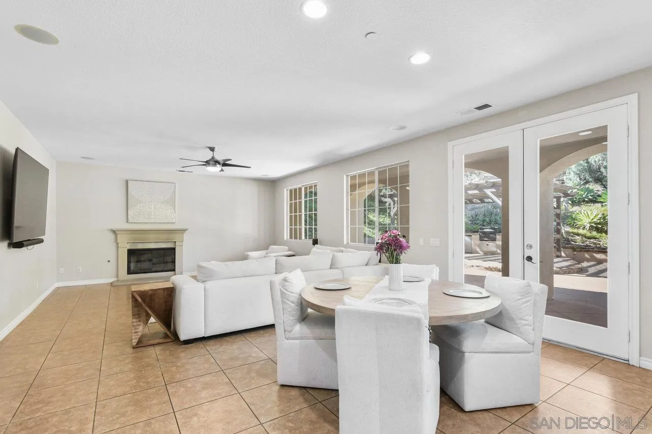 https://cdn.realtyfeed.com/cdn/127/260012067/ccbcc0de36faf7cc7a5aaf551dd4d488.webp