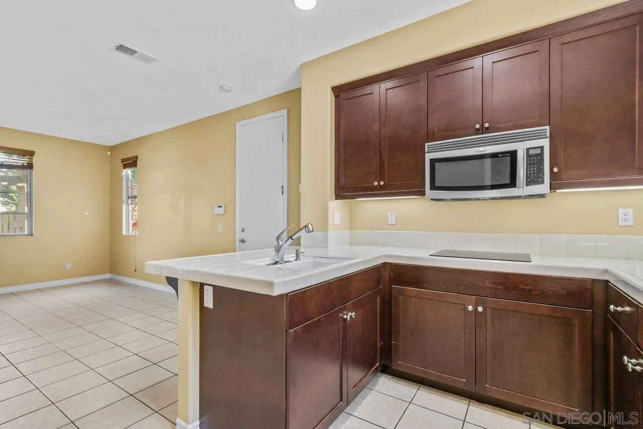 https://cdn.realtyfeed.com/cdn/127/260012067/e3a294e4dfc69742c0ea830a03cba6ff.webp