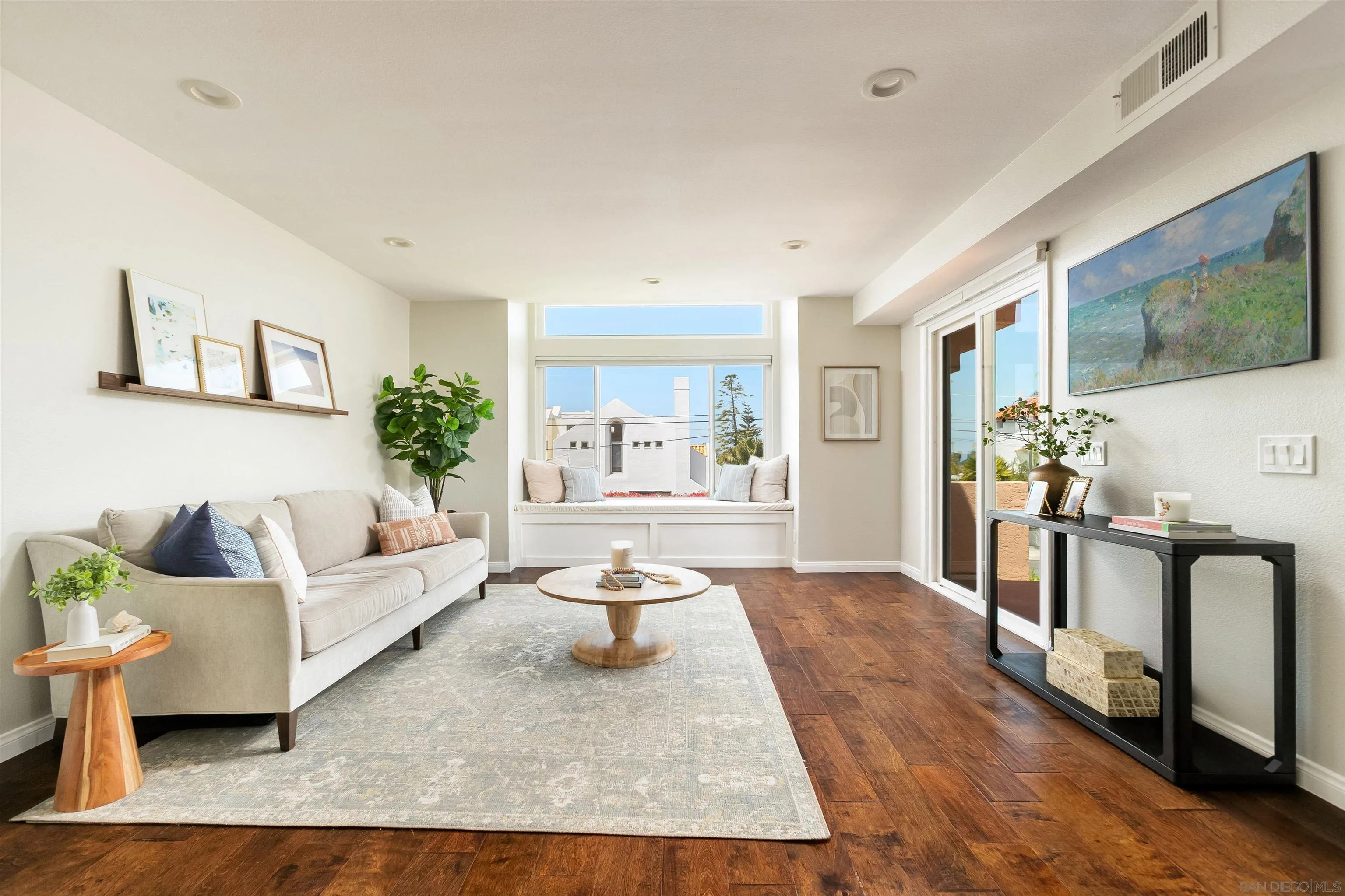 Photo #3: 260012068 Listing: Photo #3