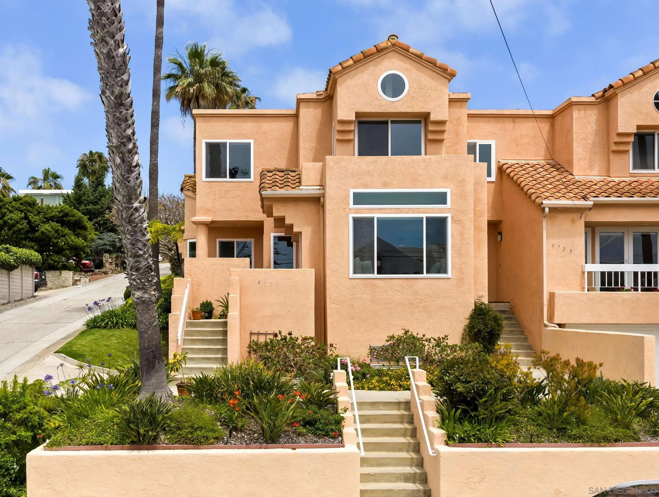 Photo #1: 260012068 Listing: Photo #1