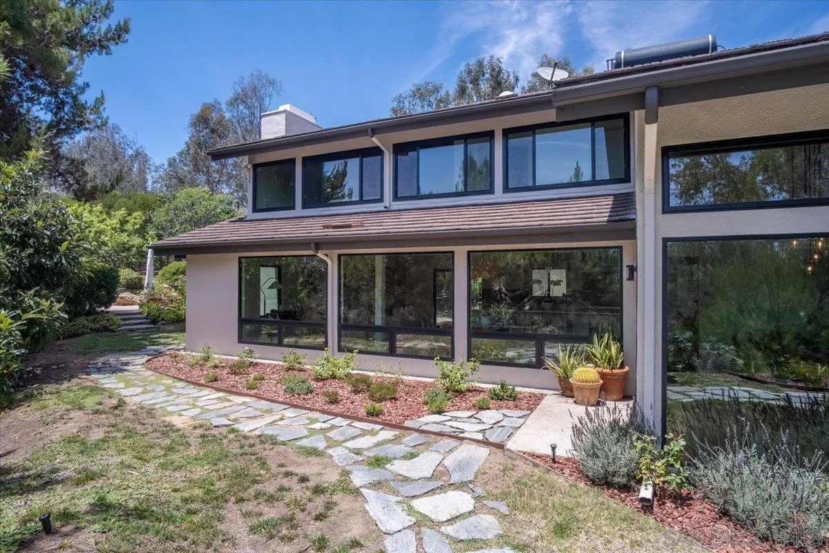 https://cdn.realtyfeed.com/cdn/127/260012078/307f9e42f917d60add34f853b4a2389f.webp
