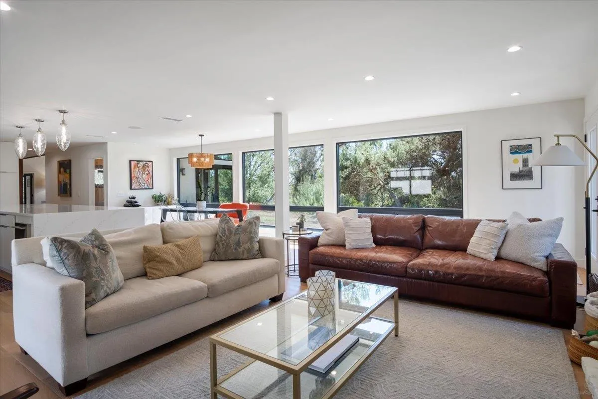 https://cdn.realtyfeed.com/cdn/127/260012078/4b1890a6e4efd04e84fa4daca9ec04db.webp