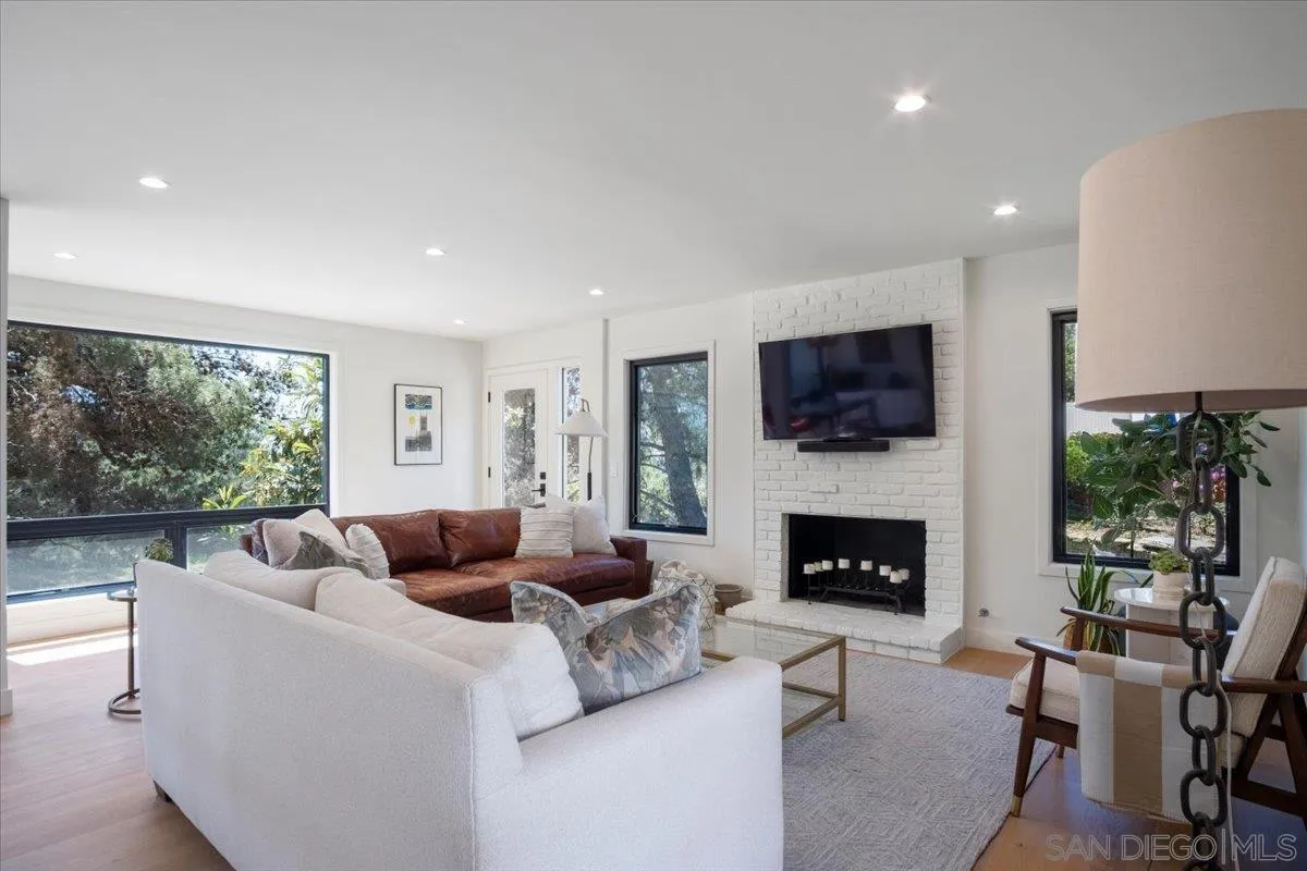 https://cdn.realtyfeed.com/cdn/127/260012078/874a5a6d36898ffdf97b36bd532e71c6.webp