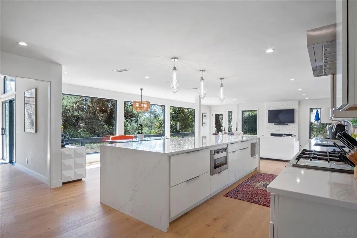 https://cdn.realtyfeed.com/cdn/127/260012078/b748fbdb6f54c7fb33e594f21f62046a.webp