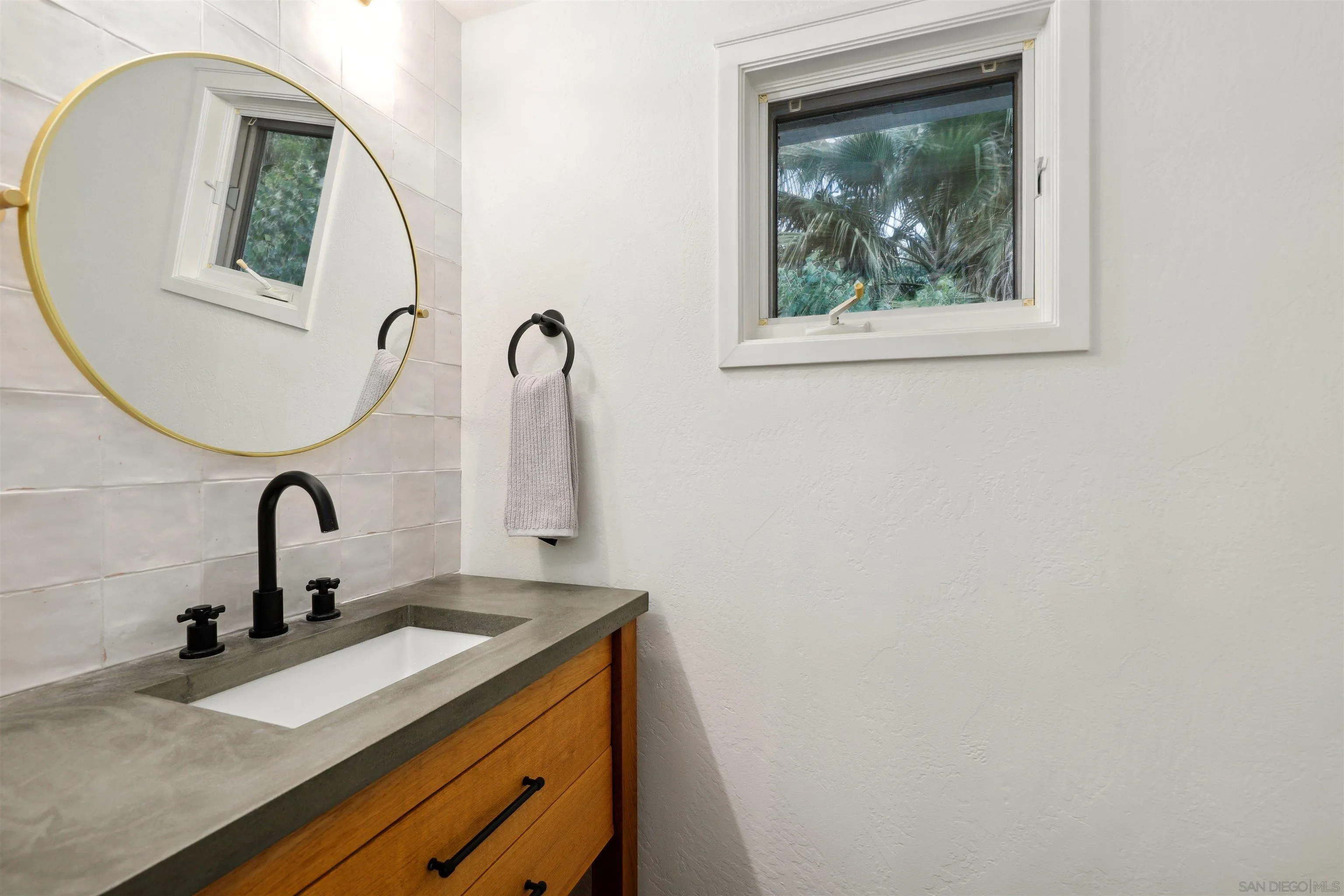 https://cdn.realtyfeed.com/cdn/127/260012081/61fa8003151e144ec624c263a4fd5205.webp