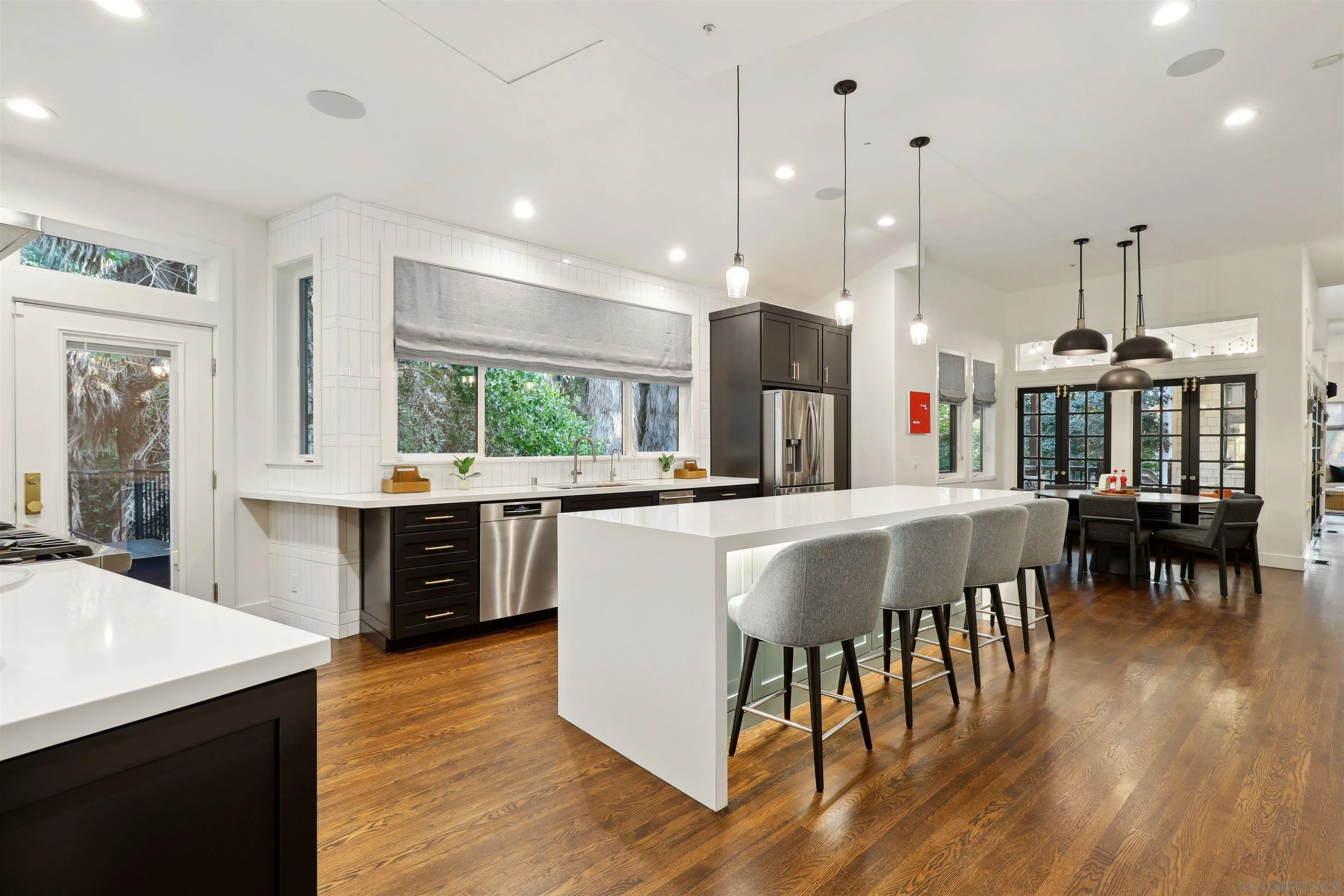 https://cdn.realtyfeed.com/cdn/127/260012081/8b2c6ce8e00d1fe577f3efb79298f154.webp