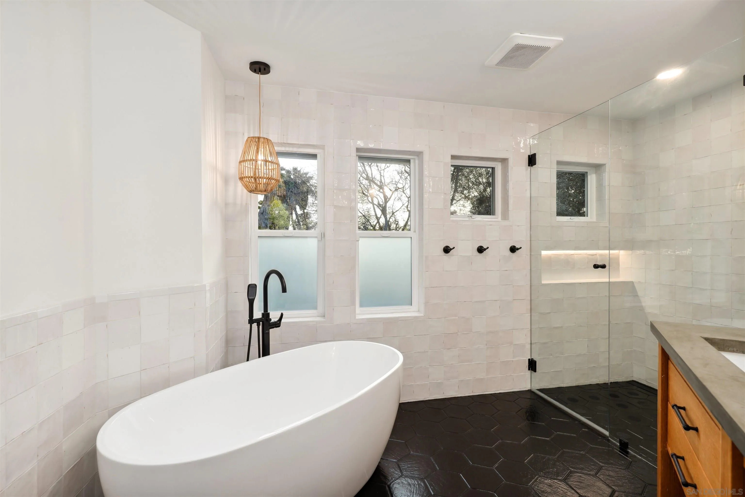 https://cdn.realtyfeed.com/cdn/127/260012081/9341b83a284db2b209713983cf830d5c.webp