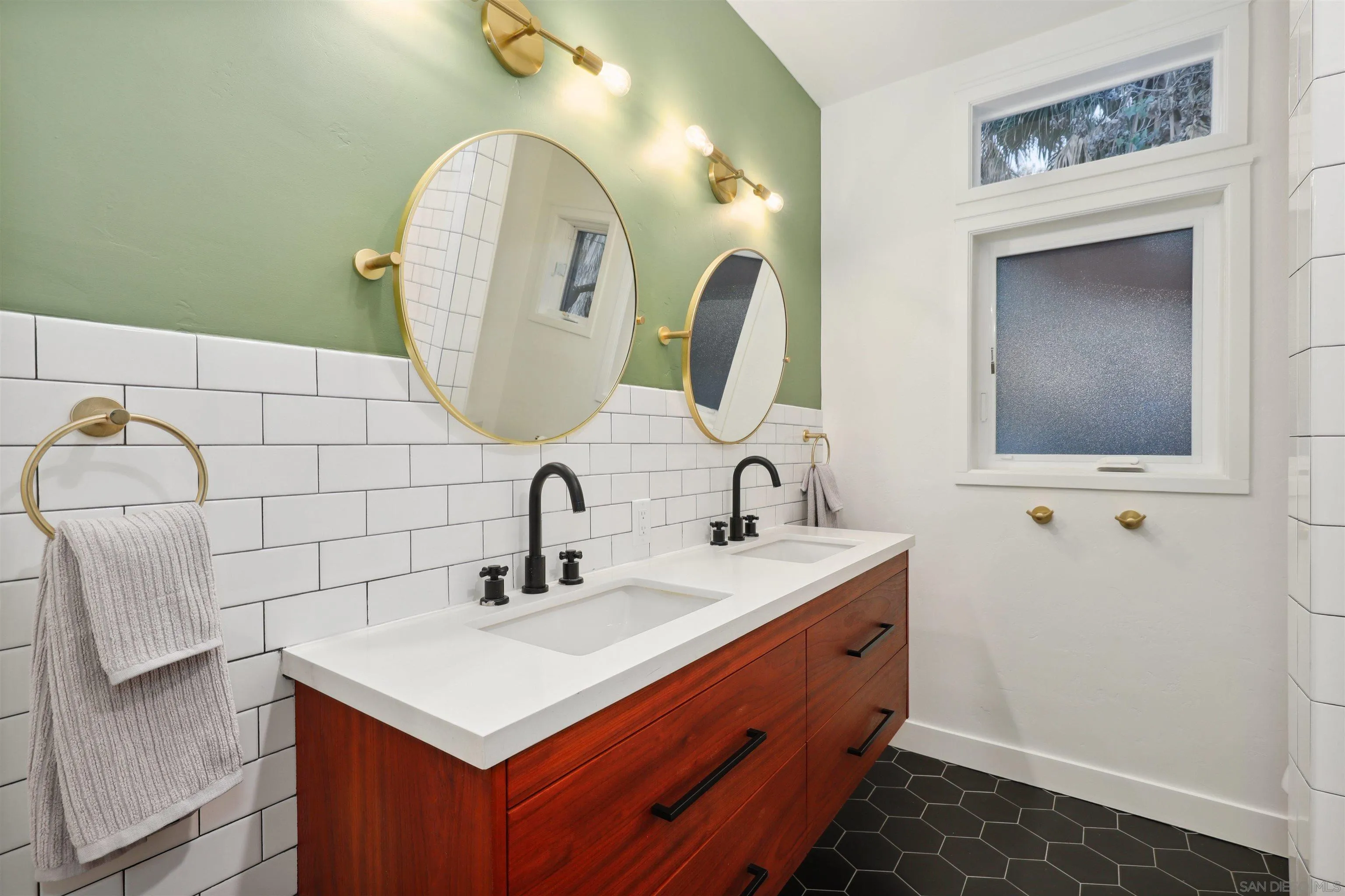 https://cdn.realtyfeed.com/cdn/127/260012081/f9dd1e4f59202ed079b8773a81d0f4fe.webp
