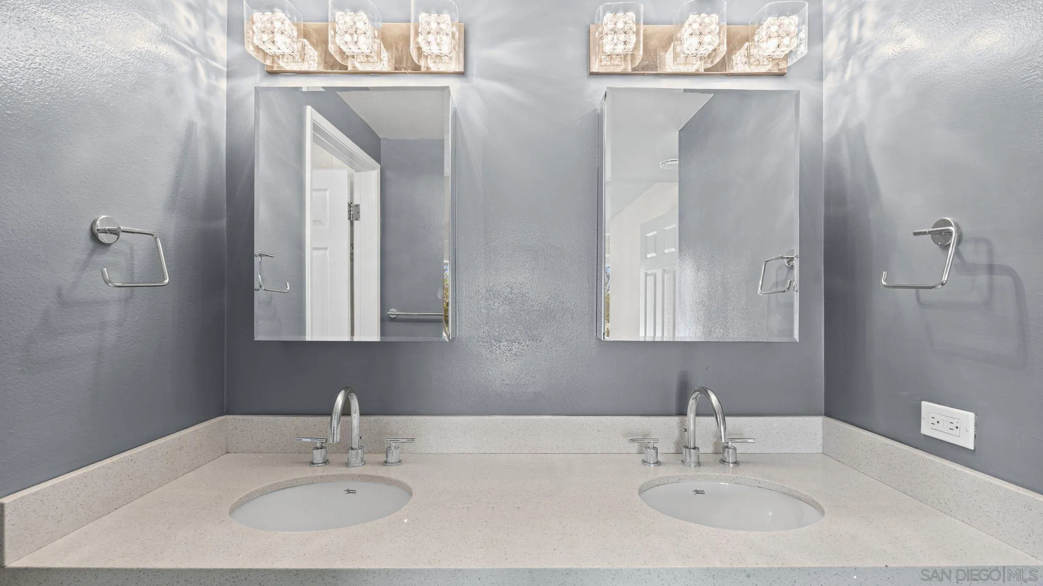 https://cdn.realtyfeed.com/cdn/127/260012092/61fdef016ff816a1fd32b095d908edef.webp