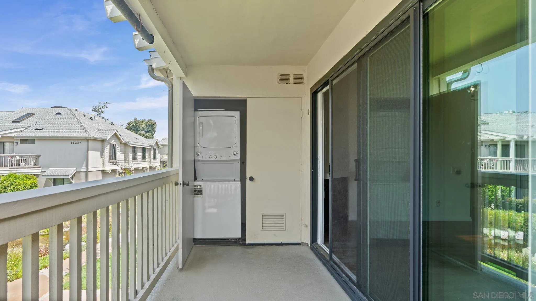 https://cdn.realtyfeed.com/cdn/127/260012092/74da2eea8a707eb9c148b33eb4d732c6.webp