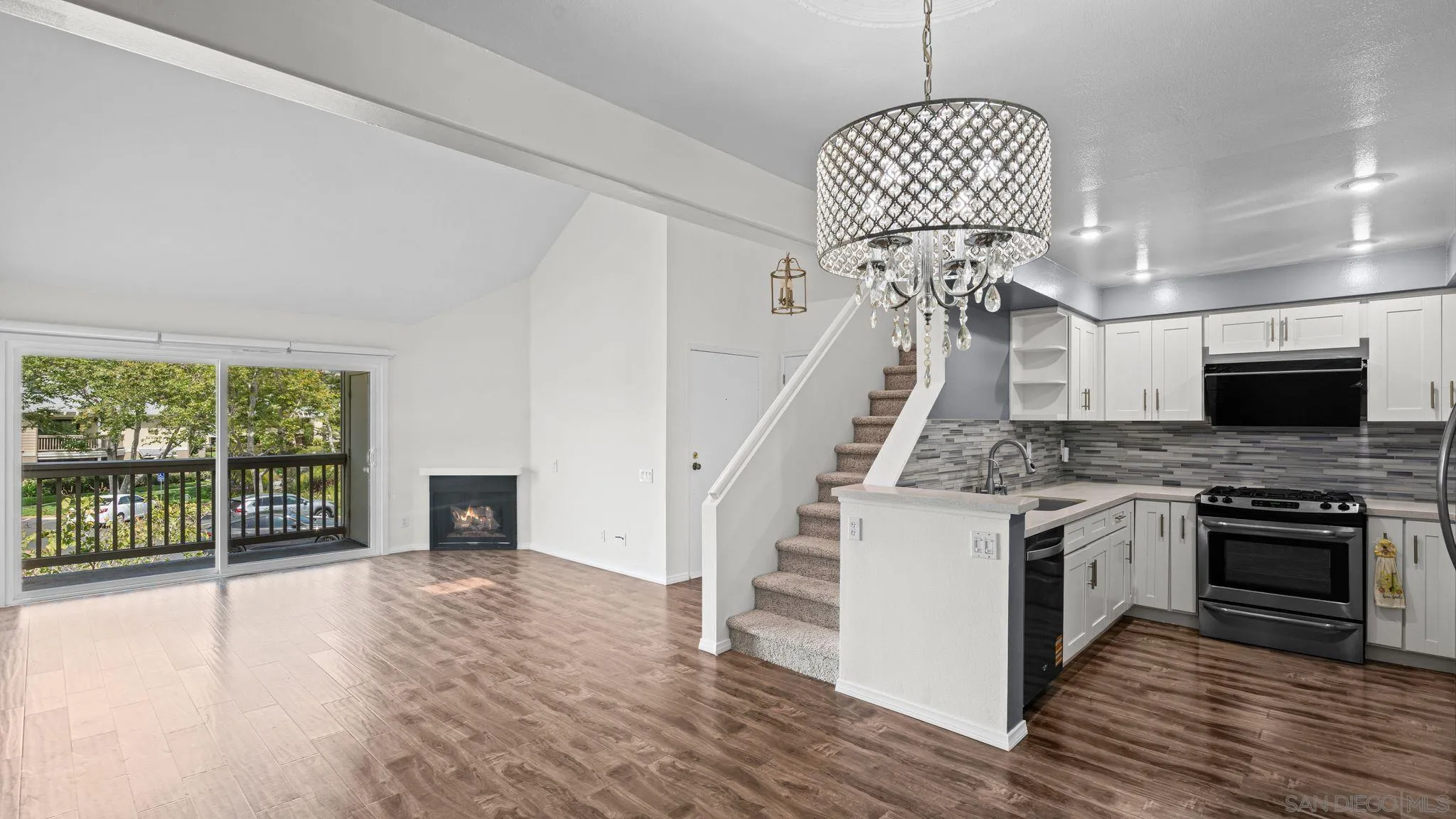 https://cdn.realtyfeed.com/cdn/127/260012092/cef188bba83ed5c59c1b98028873ae6e.webp