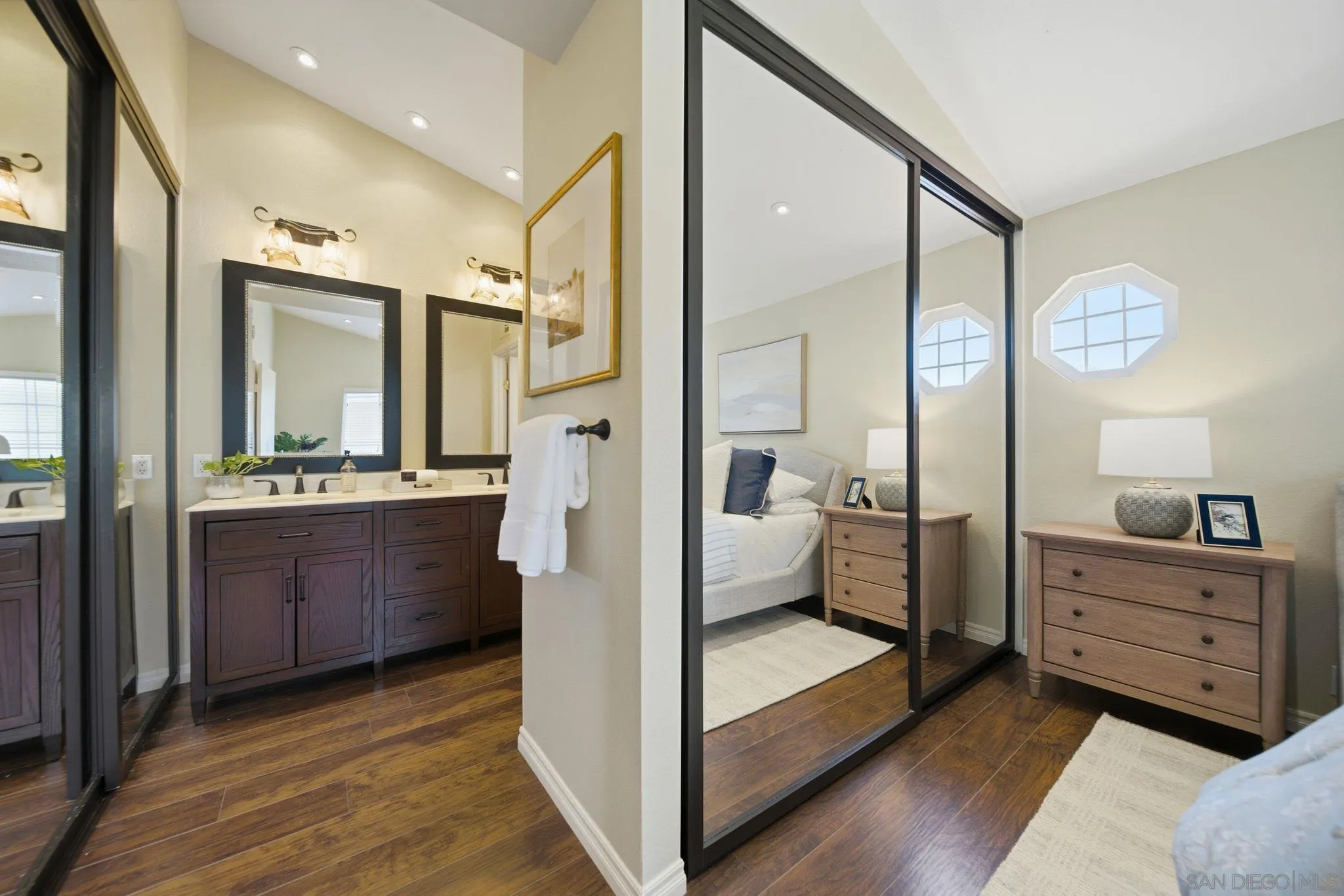https://cdn.realtyfeed.com/cdn/127/260012100/444aa4c4e7acaf9b983ff303f3c70b30.webp