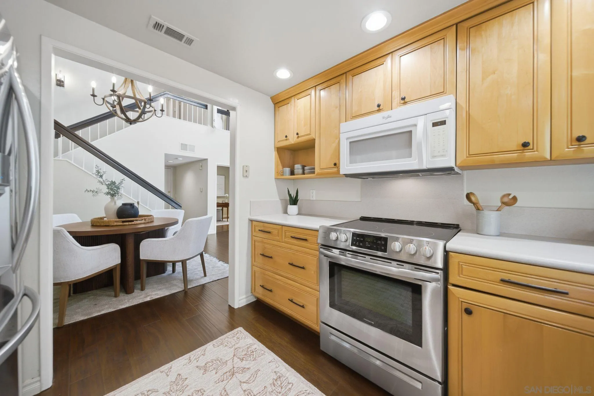https://cdn.realtyfeed.com/cdn/127/260012100/480b4292c8213ce7151f1d138be8d6ca.webp