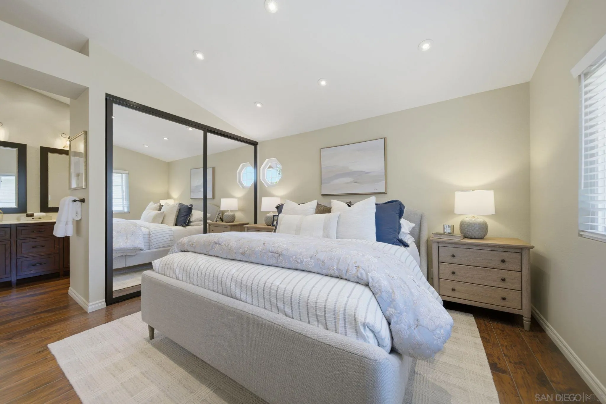 https://cdn.realtyfeed.com/cdn/127/260012100/598e85d7eda15508b85e92f1e32db366.webp