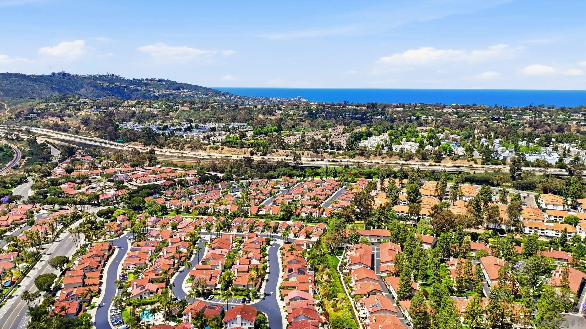 https://cdn.realtyfeed.com/cdn/127/260012100/a7be7e69147e2285aea2adf93c7efb54.webp