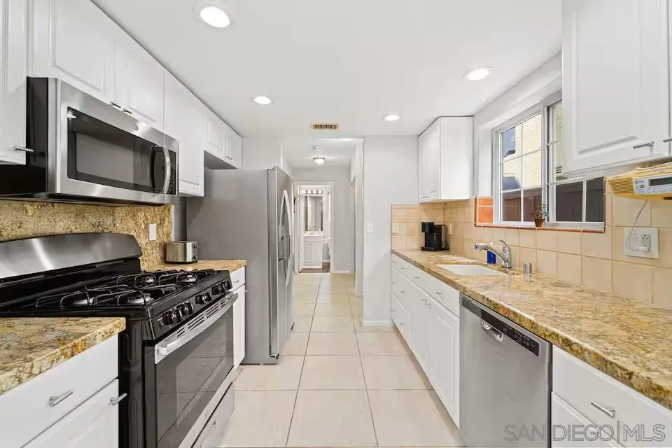 https://cdn.realtyfeed.com/cdn/127/260012102/337d654362877ffb7014da1f36c1d775.webp