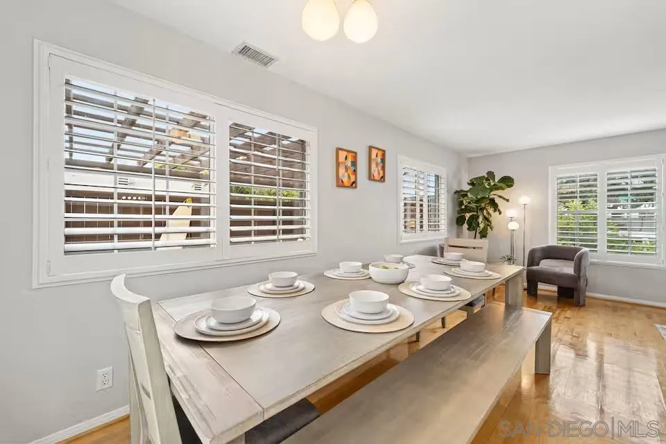 https://cdn.realtyfeed.com/cdn/127/260012102/37b0cab8aee91b14db96273ffbb42312.webp