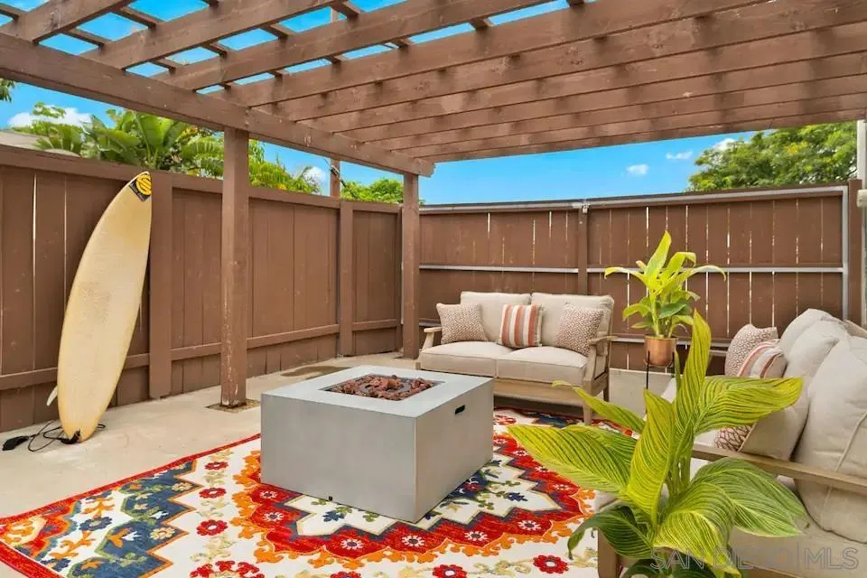 https://cdn.realtyfeed.com/cdn/127/260012102/673d06eb5b680931a289d5c670f49ee4.webp
