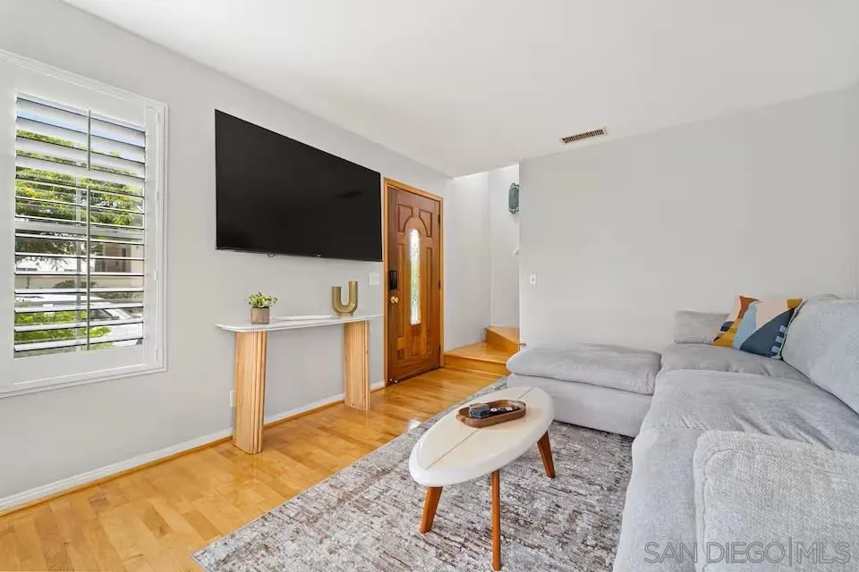 https://cdn.realtyfeed.com/cdn/127/260012102/696875c2ca30ddb5cc1dc55c045afe8f.webp