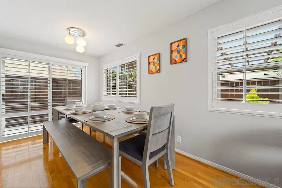 https://cdn.realtyfeed.com/cdn/127/260012102/81a7b75b06a3e91c7dec99e6302a8310.webp