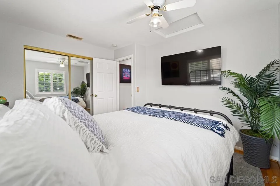 https://cdn.realtyfeed.com/cdn/127/260012102/defe04f3848c7458b9d6cd9abad8c30e.webp