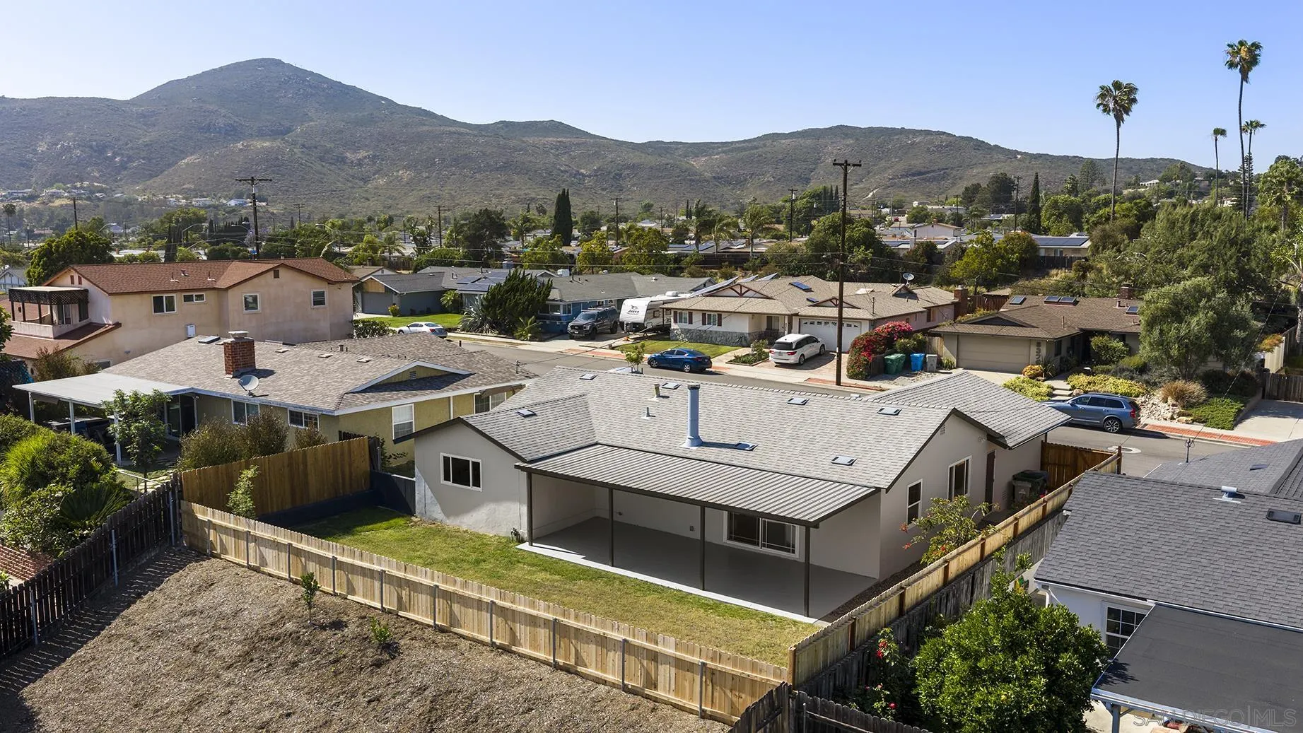 https://cdn.realtyfeed.com/cdn/127/260012104/2a08efa1f41b5ce509854ccebf6c7156.webp