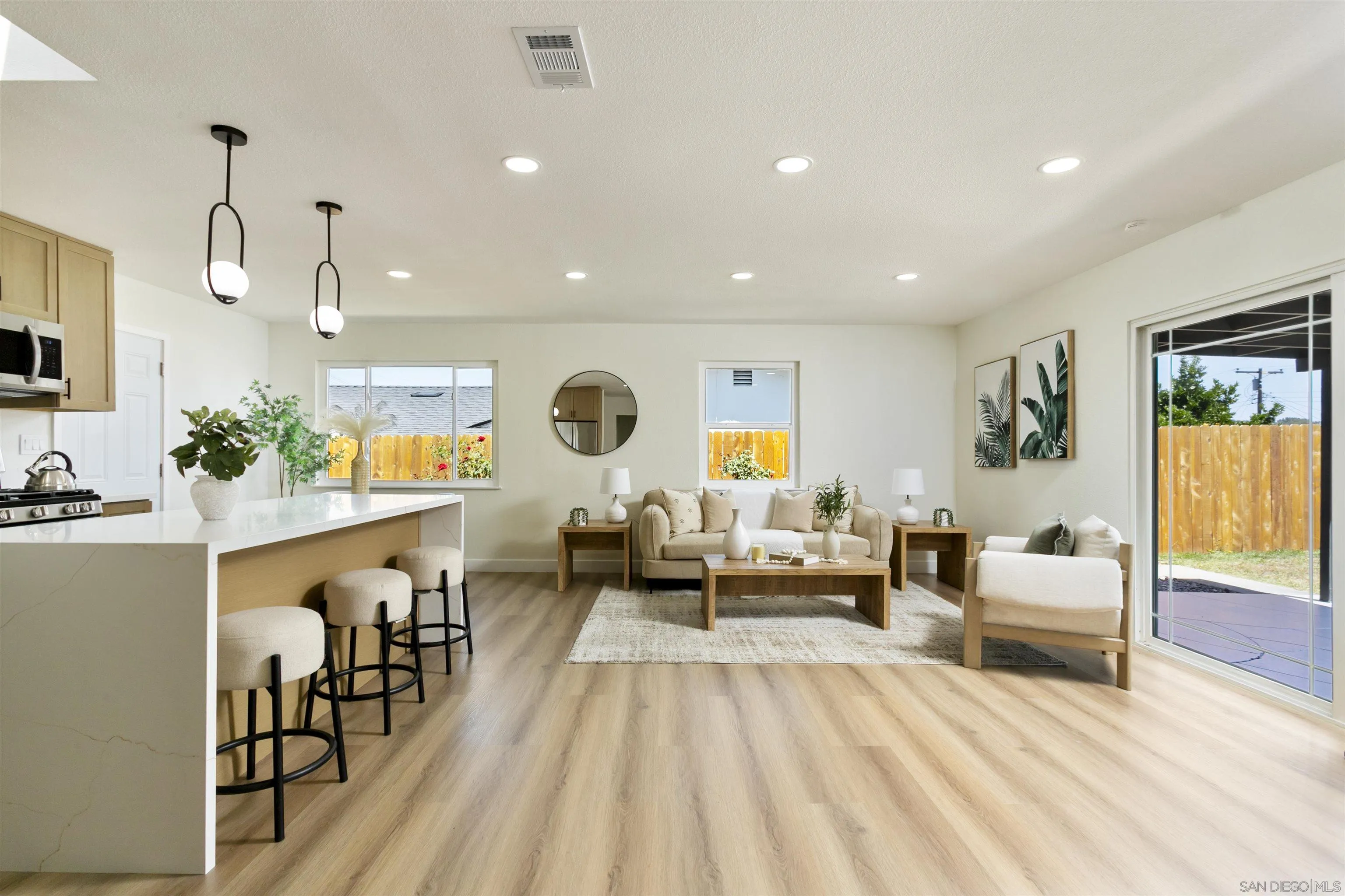 https://cdn.realtyfeed.com/cdn/127/260012104/5174514694bf517fd40af0f620d0668b.webp