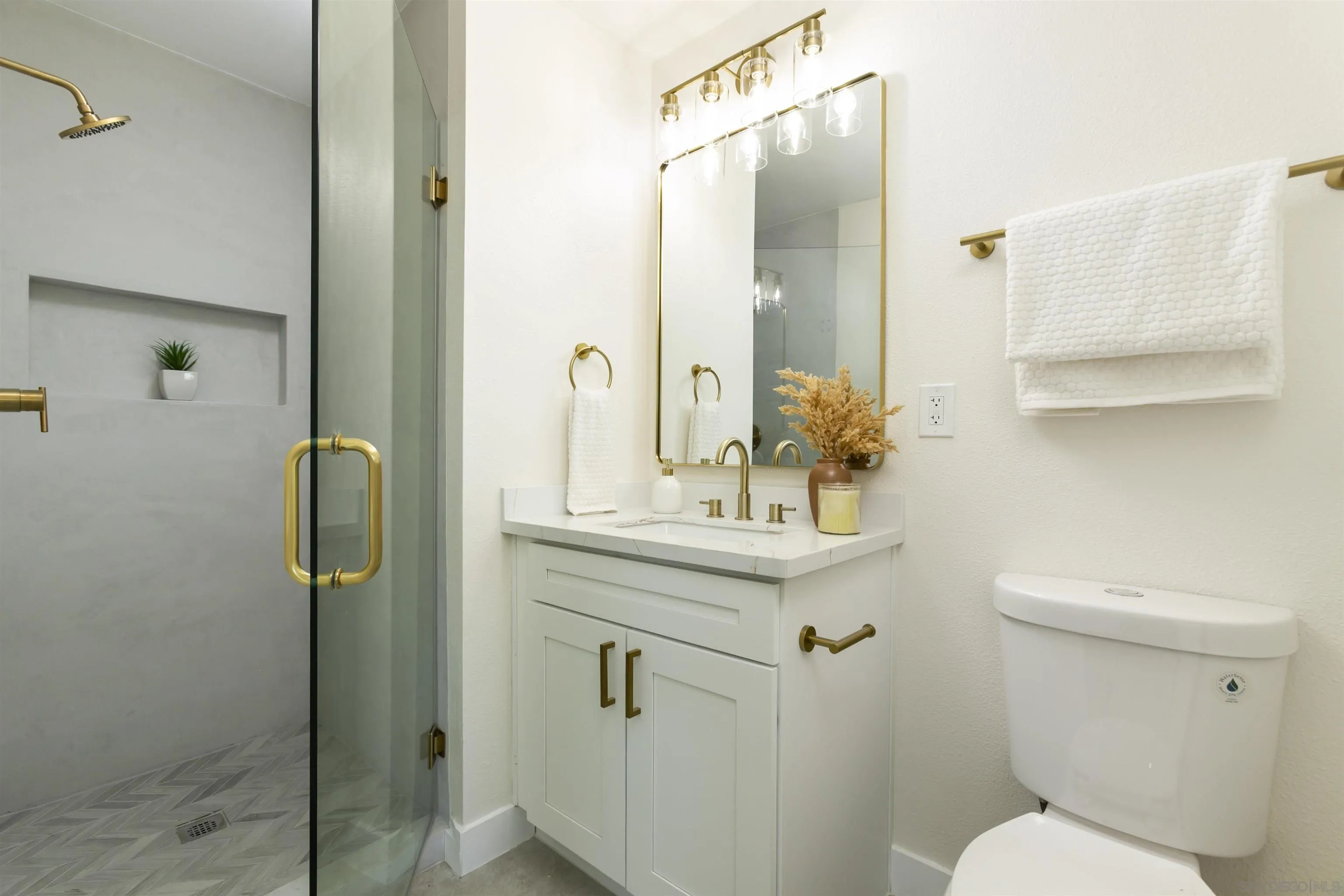 https://cdn.realtyfeed.com/cdn/127/260012104/b01ae63a35469146f4b39dbfdc92f85f.webp