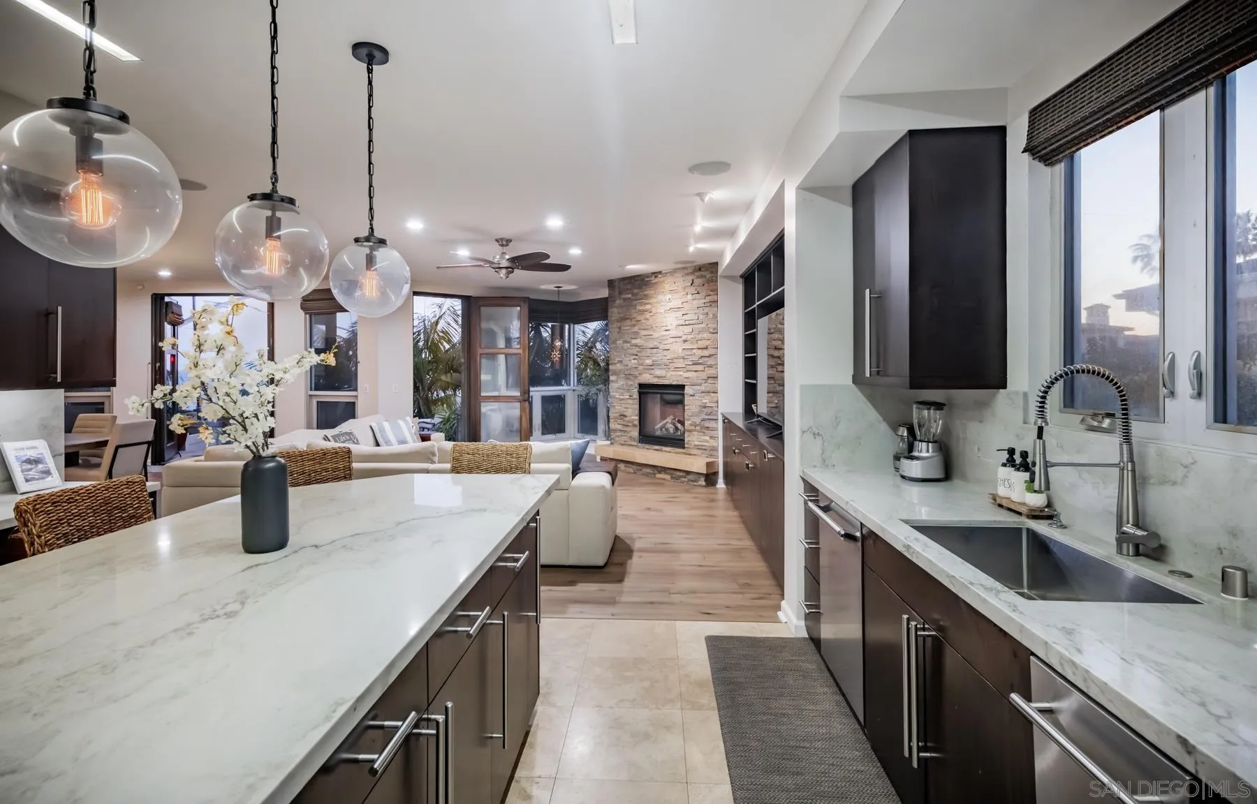 https://cdn.realtyfeed.com/cdn/127/260012110/5416bb1c32edb9a5369d5244f8da6328.webp