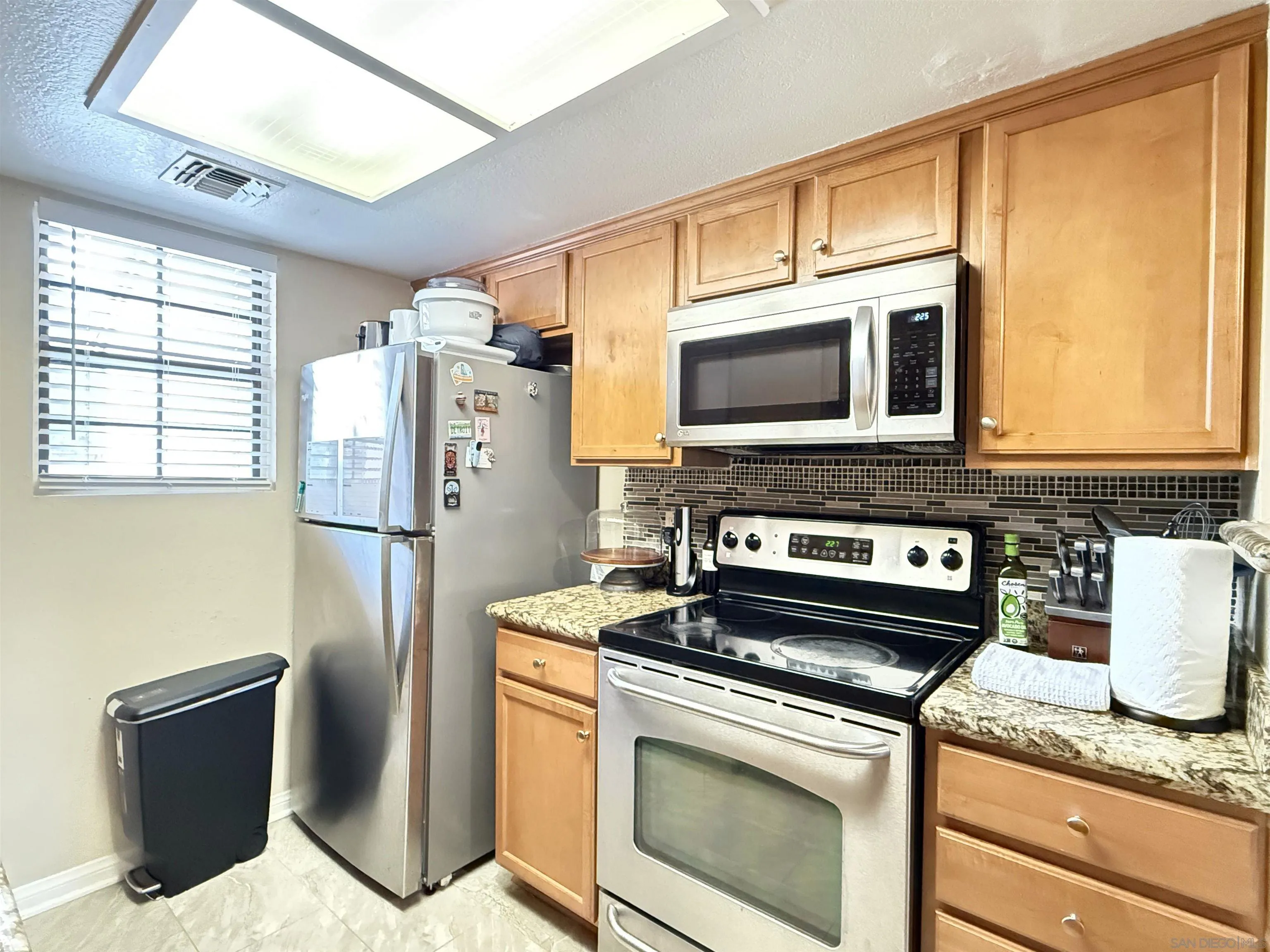 https://cdn.realtyfeed.com/cdn/127/260012113/f71885cdbef77f1408df86b983839039.webp